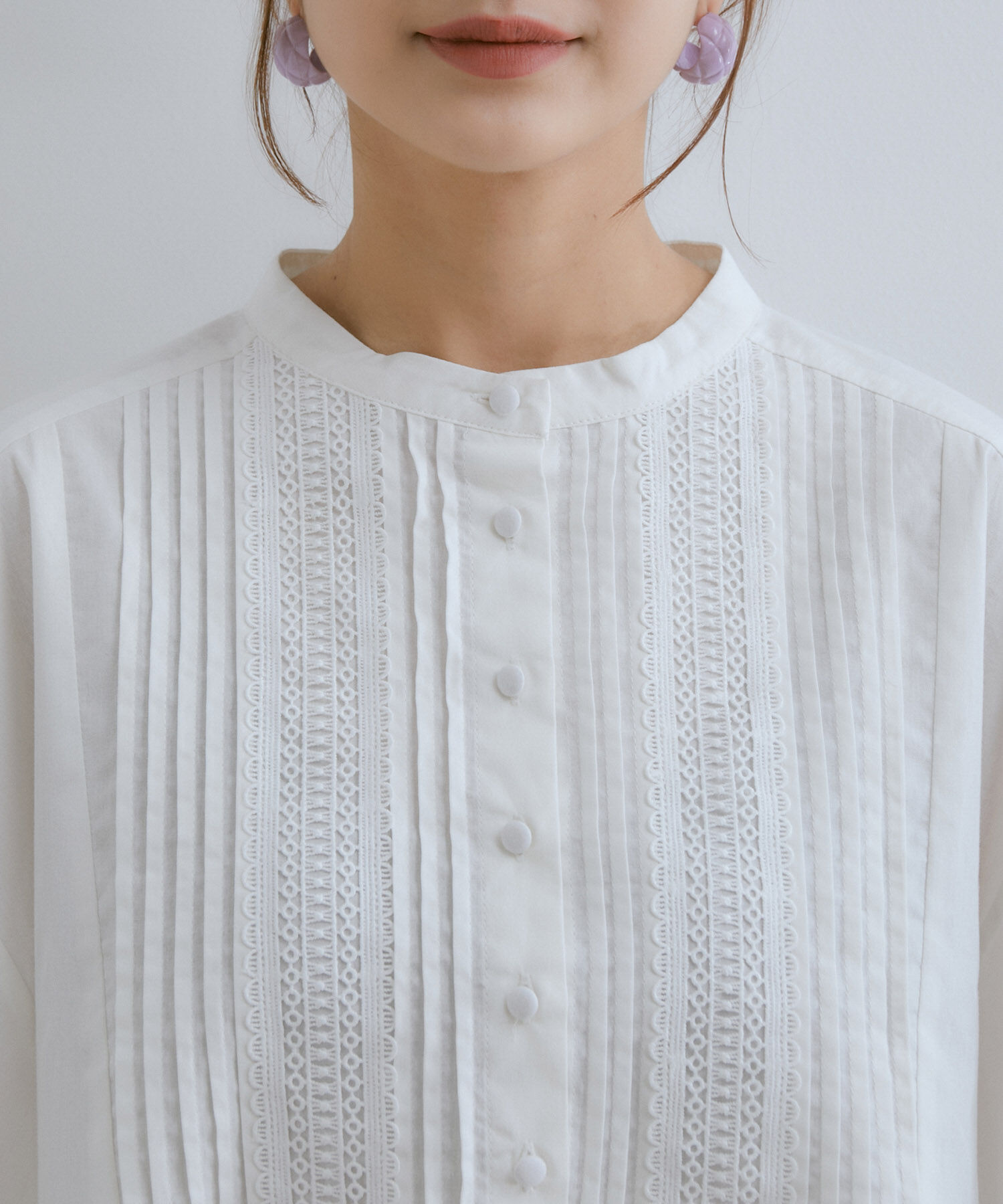 vis-a-vis「【WEB限定】レース＆タックで魅せる、フロントピンタックチュニックブラウス」|シャツ・ブラウス|