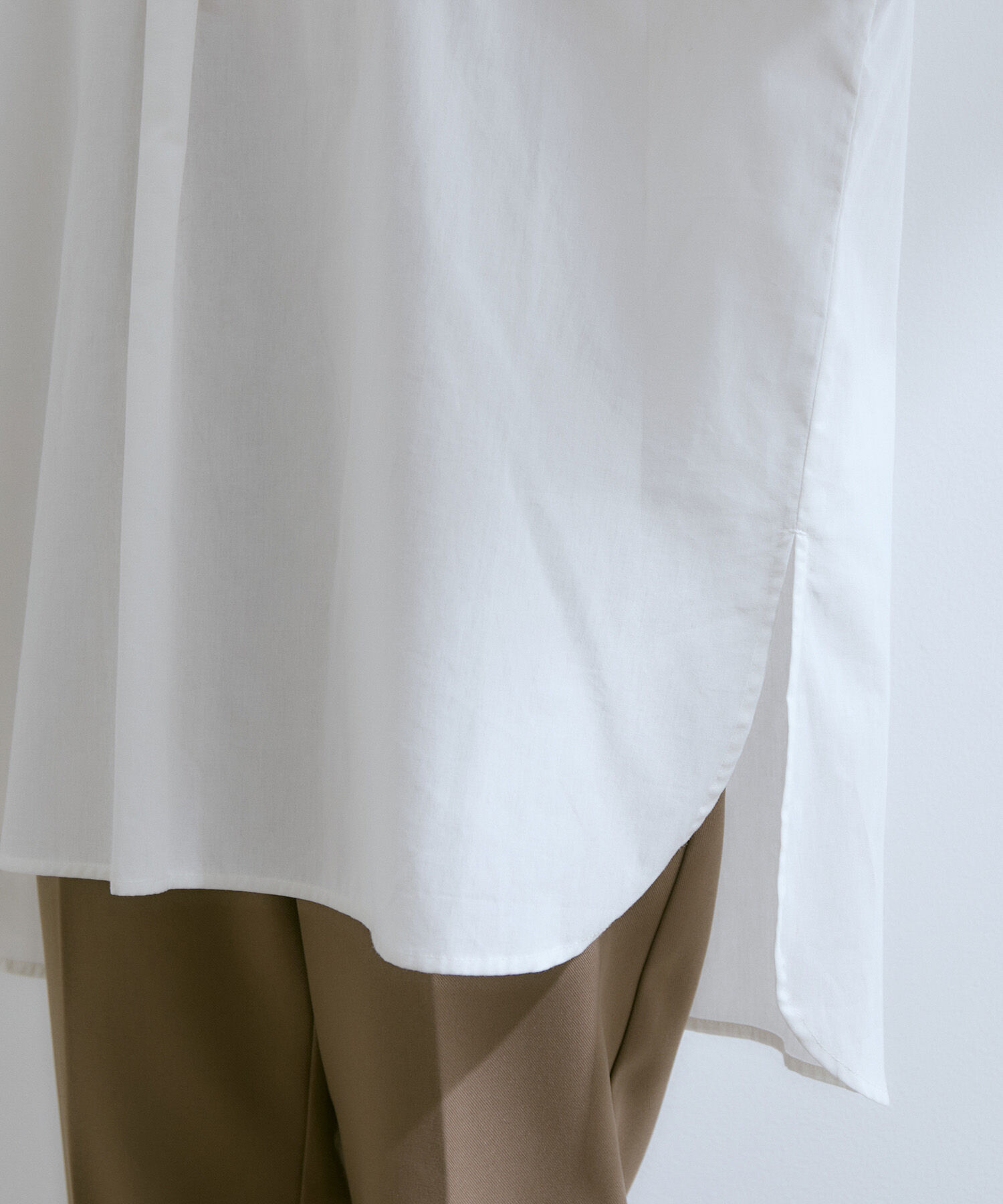 vis-a-vis「【WEB限定】レース＆タックで魅せる、フロントピンタックチュニックブラウス」|シャツ・ブラウス|