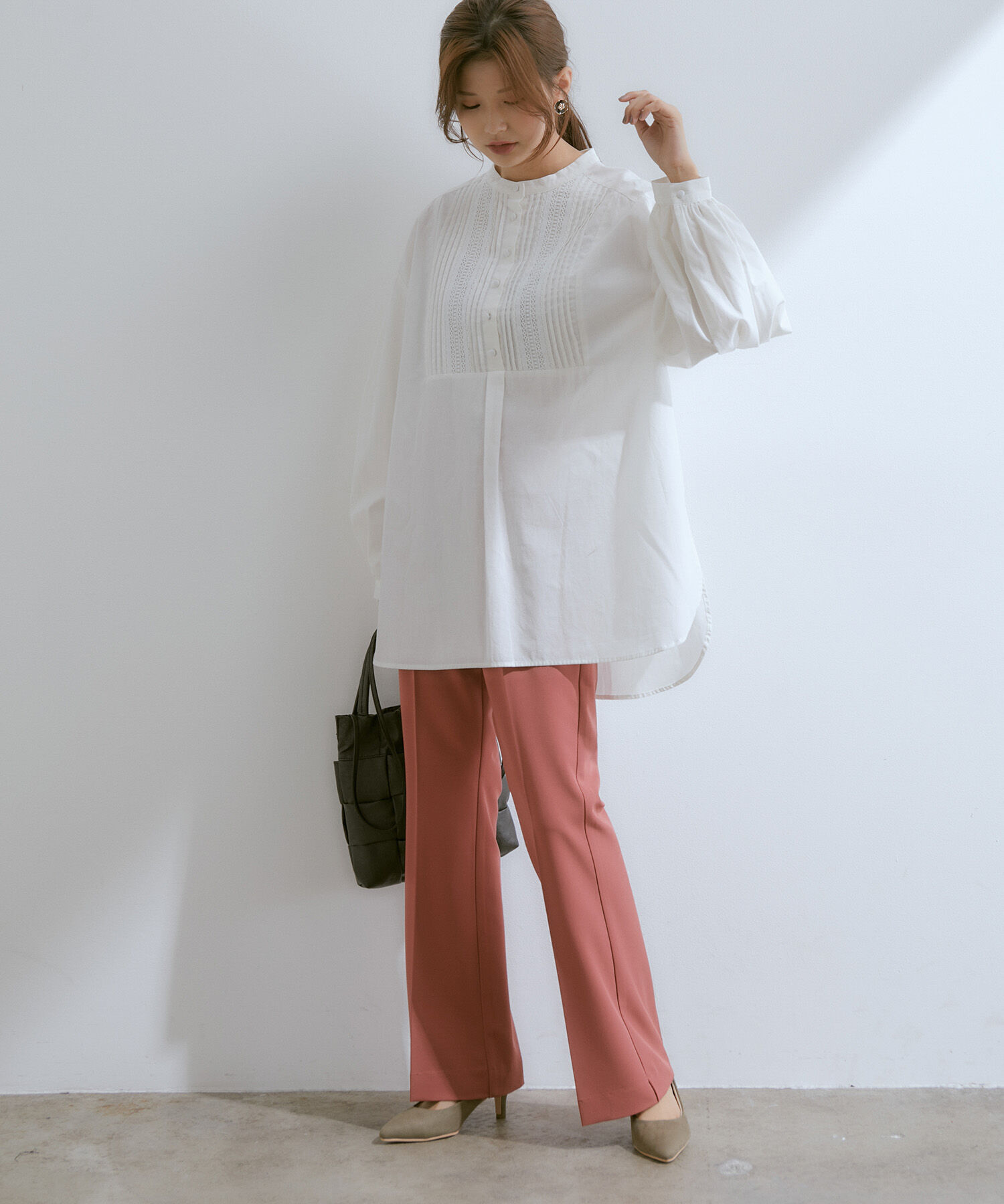 vis-a-vis「【WEB限定】レース＆タックで魅せる、フロントピンタックチュニックブラウス」|シャツ・ブラウス|