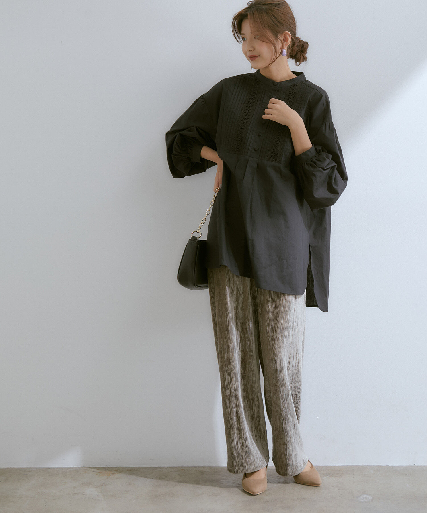 vis-a-vis「【WEB限定】レース＆タックで魅せる、フロントピンタックチュニックブラウス」|シャツ・ブラウス|