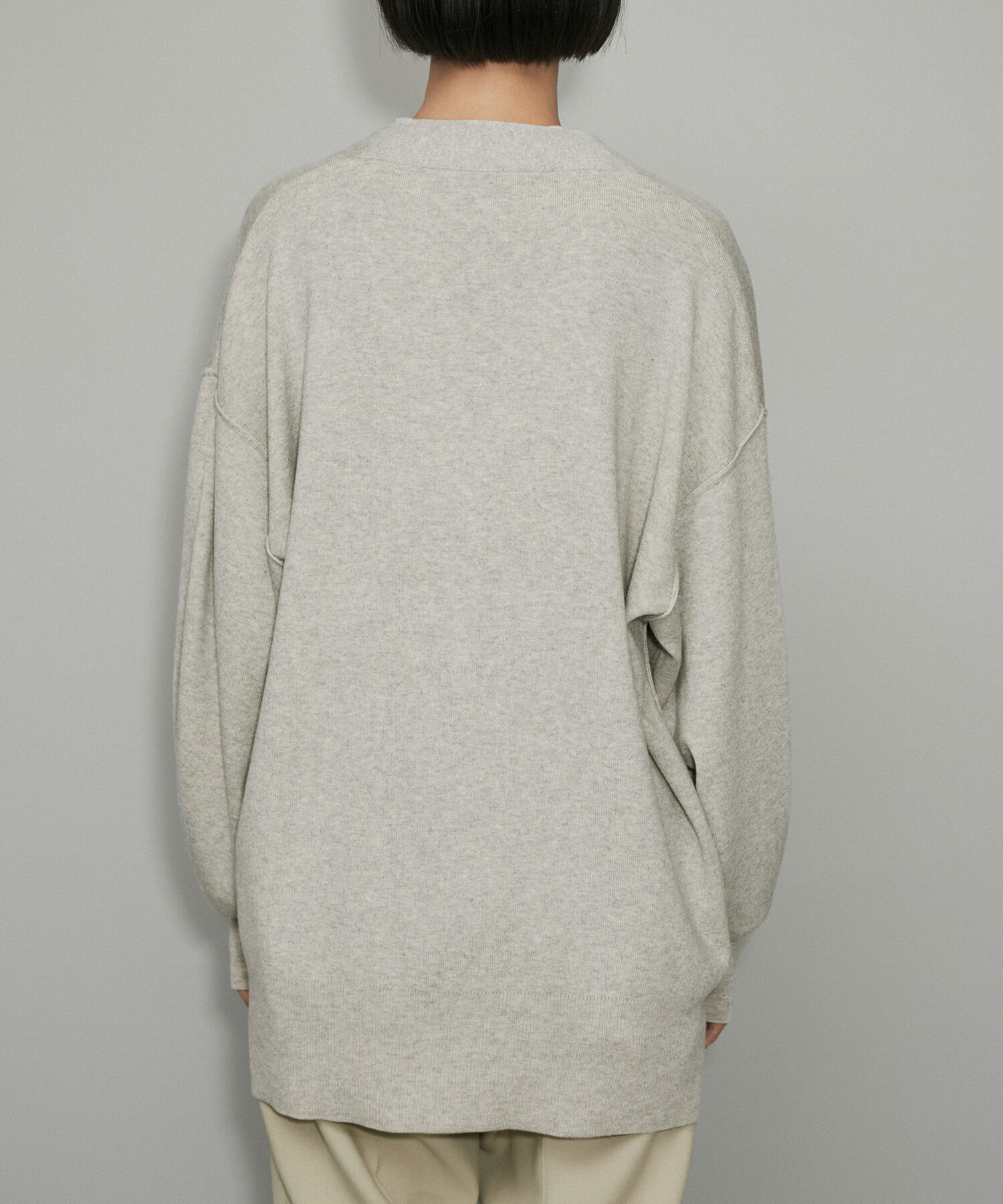 ADAM ET ROPE'「【WEB限定】カシミヤ混Vネックフォルムスリーブカーディガン」|カーディガン|