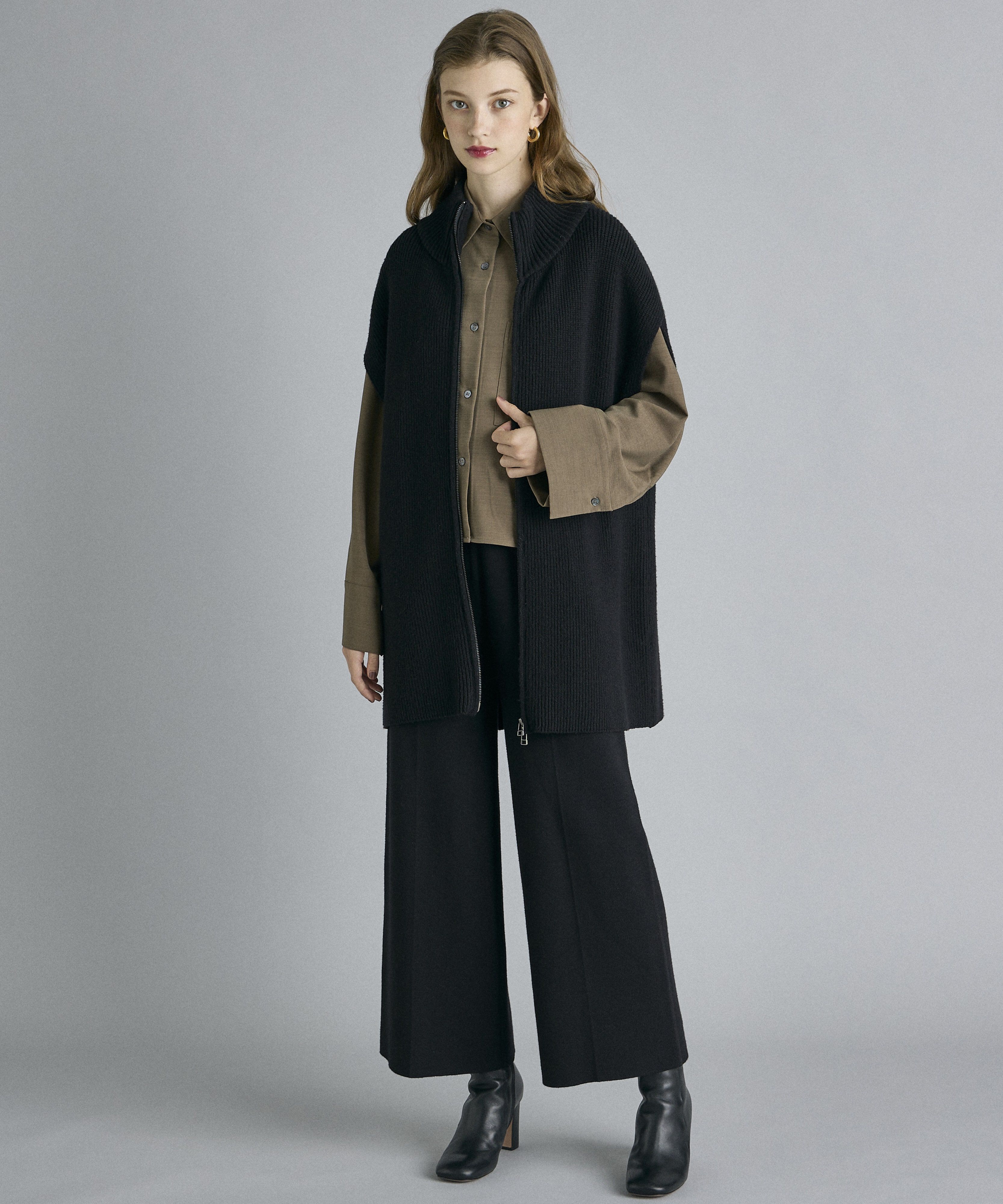 INED「《INED CLARO》ジップアップジレニットアップ」|カーディガン|