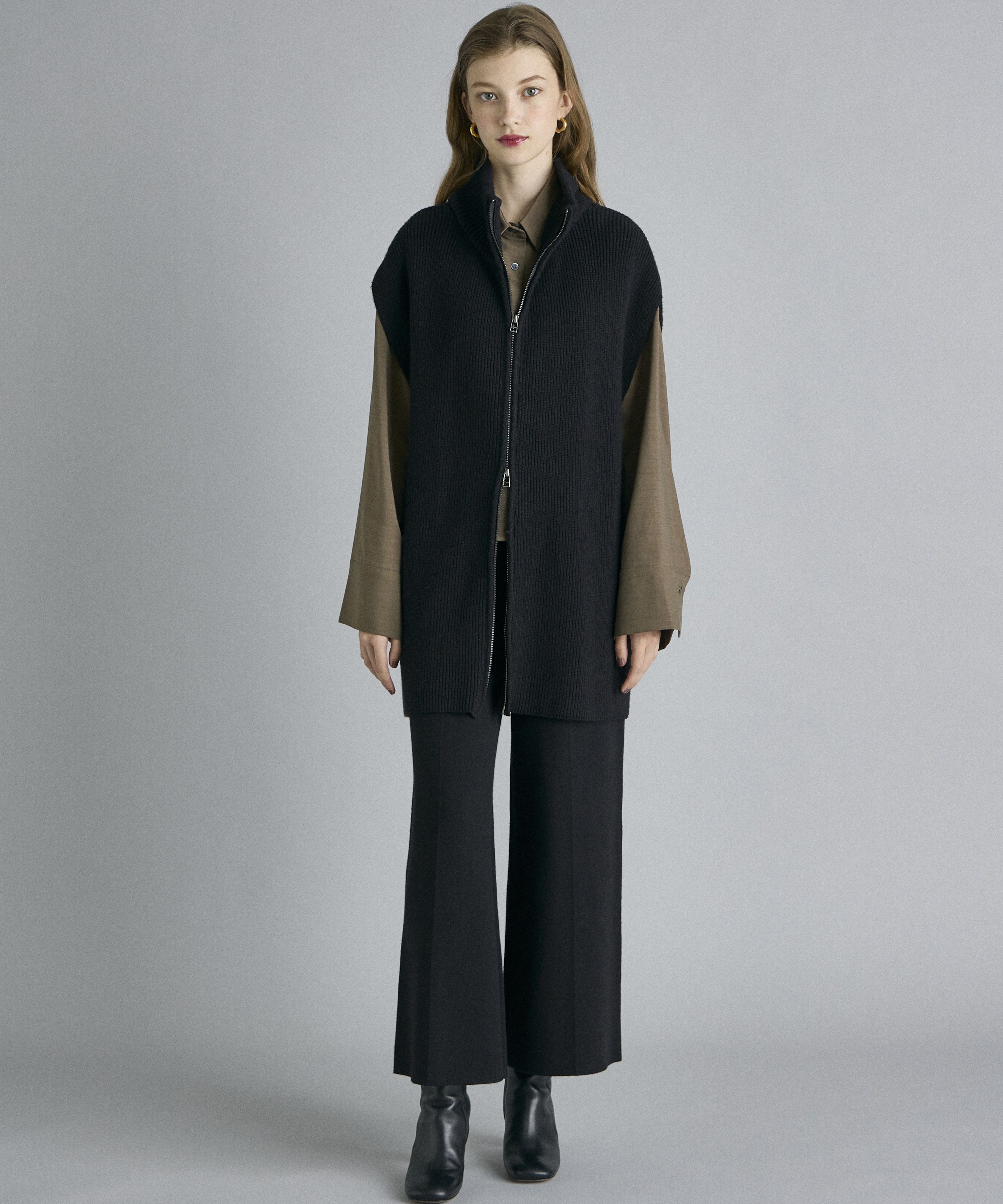 INED「《INED CLARO》ジップアップジレニットアップ」|カーディガン|