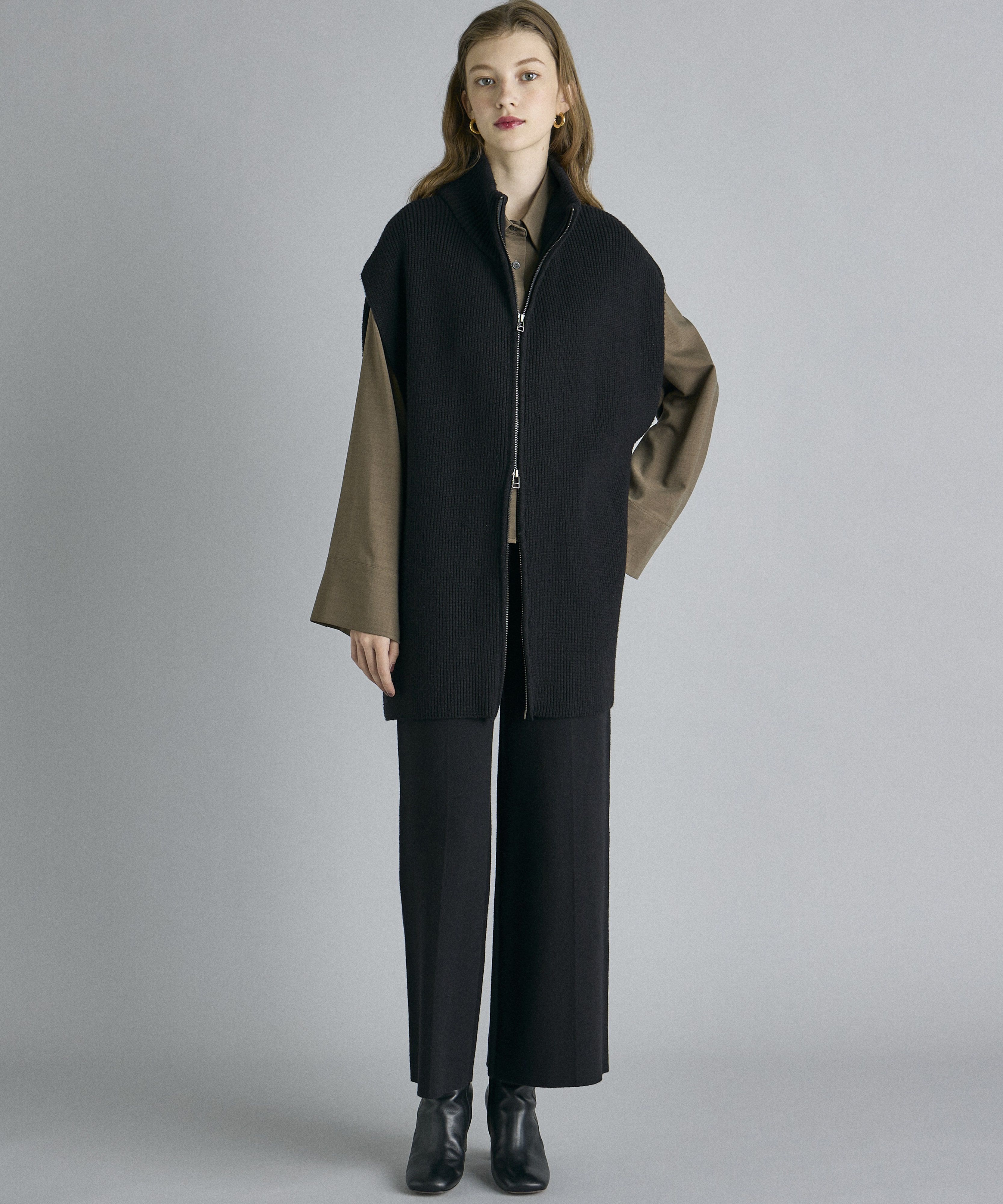 INED「《INED CLARO》ジップアップジレニットアップ」|カーディガン|