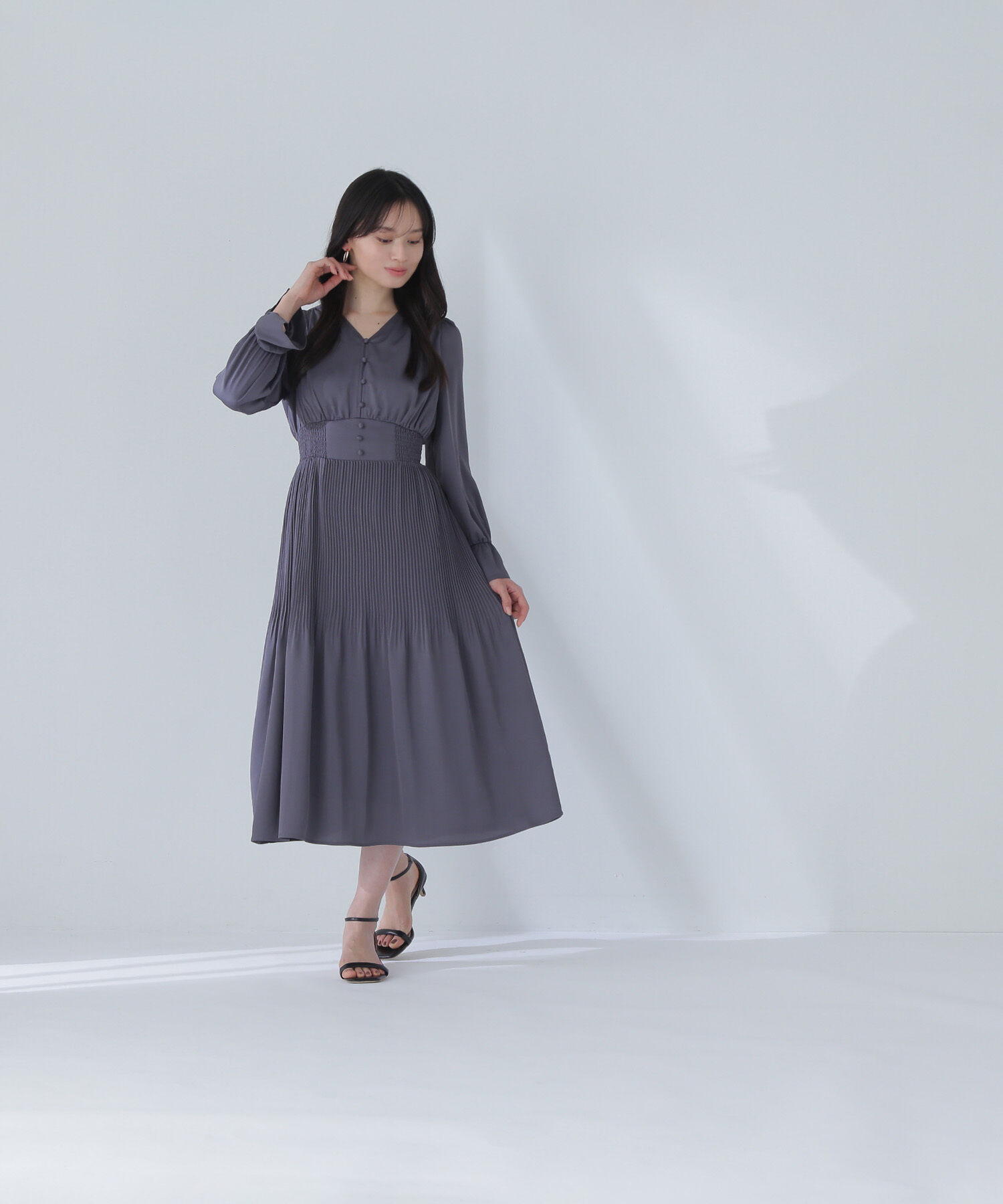  「Vネックプリーツワンピース」|ワンピース|