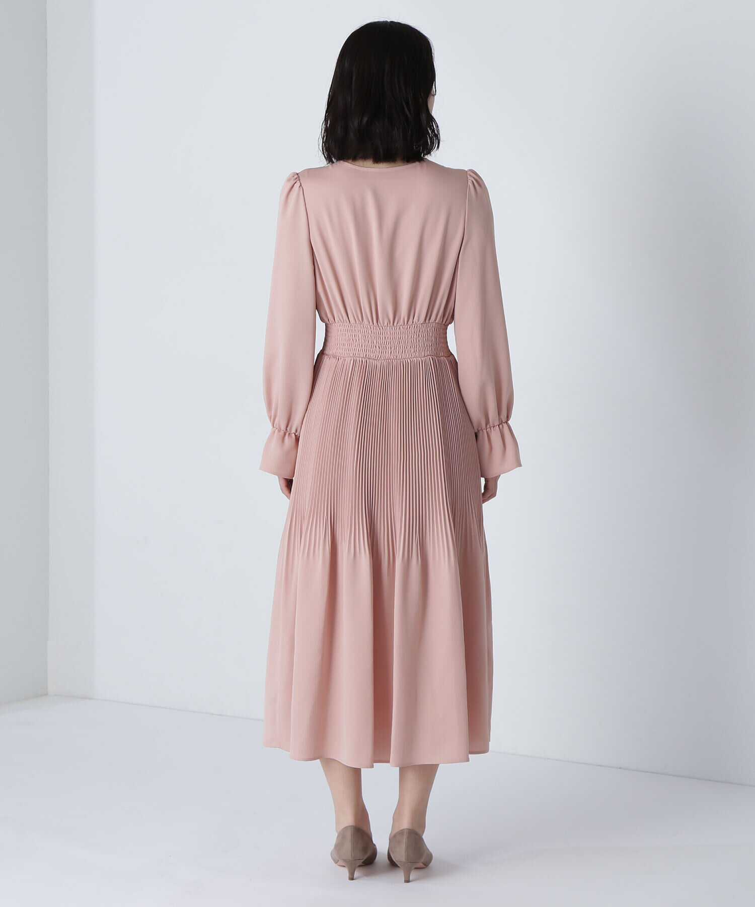  「Vネックプリーツワンピース」|ワンピース|