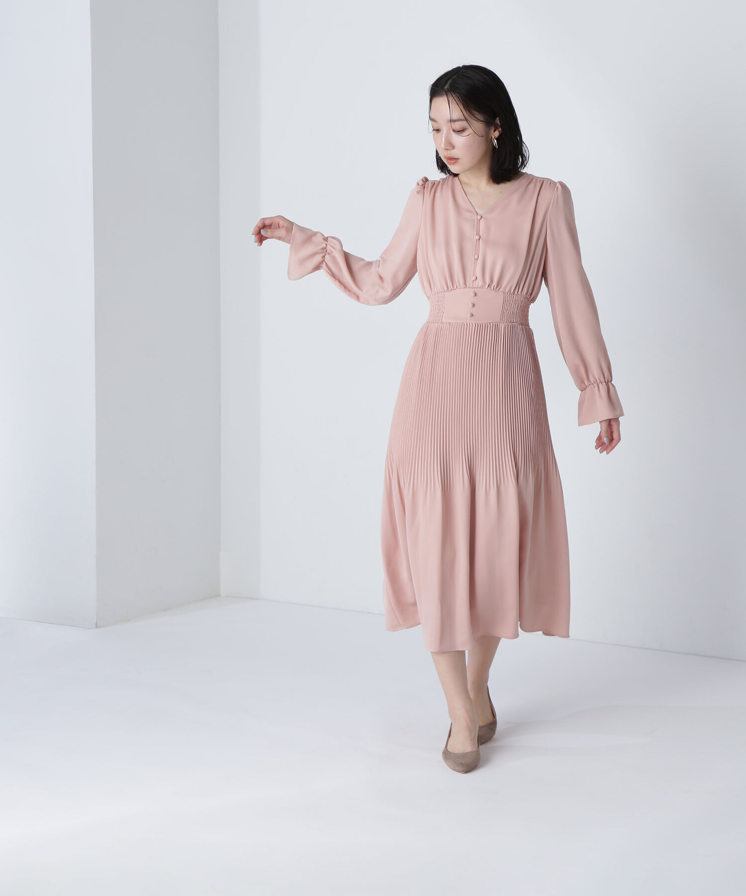  「Vネックプリーツワンピース」|ワンピース|
