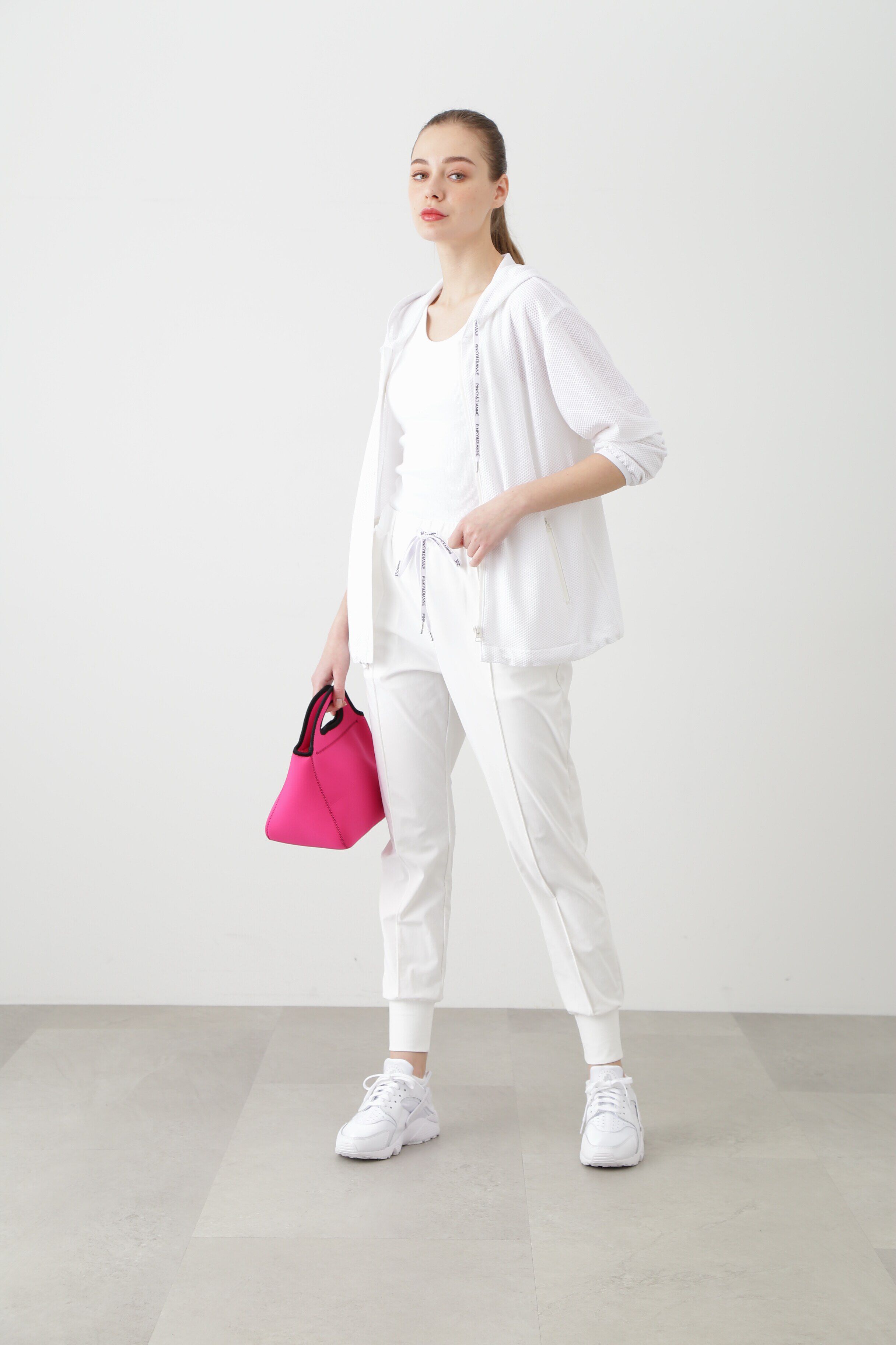  「[THE HOLIDAY CLOSET]カップ付きリブタンクトップ」|Tシャツ・カットソー|