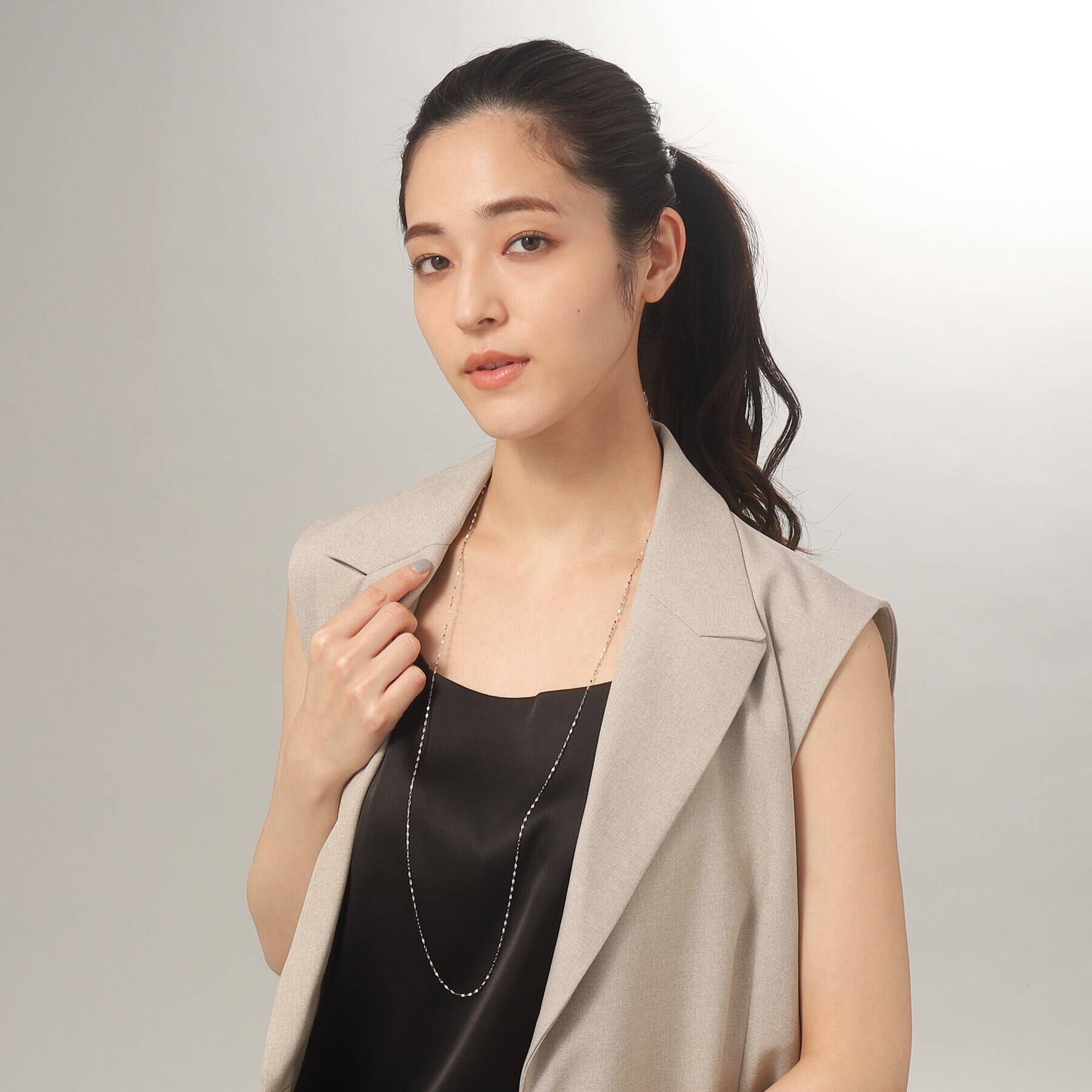 COCOSHNIK「プラチナ フラワークロスチェーン ロングネックレス(90cm)」|ネックレス|