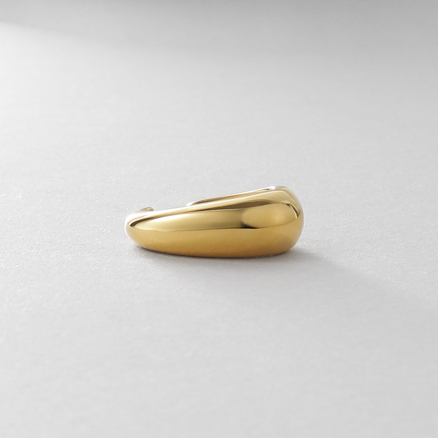 COCOSHNIK ONKITSCH「シルバー オーバルイヤカフ GP」|イヤリング|