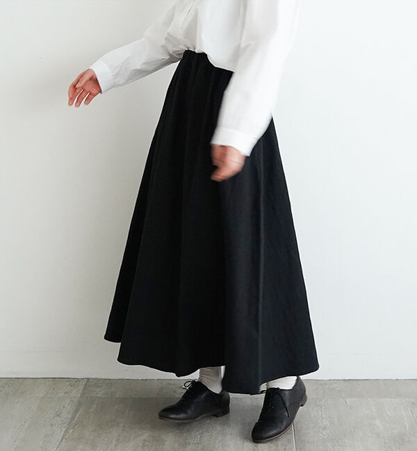 オオカミとフクロウ「オオカミとはじまりの季節に&ldquo;ゆらぎ&rdquo;」|スカート|ブラック