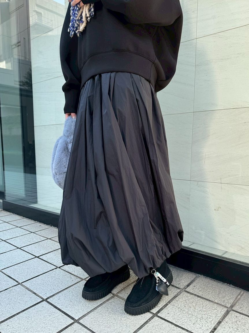 emmi atelier「【NEW YEAR'S SPECIAL ITEM】ダンボールフーディ&times;スカートセット」|ワンピース|