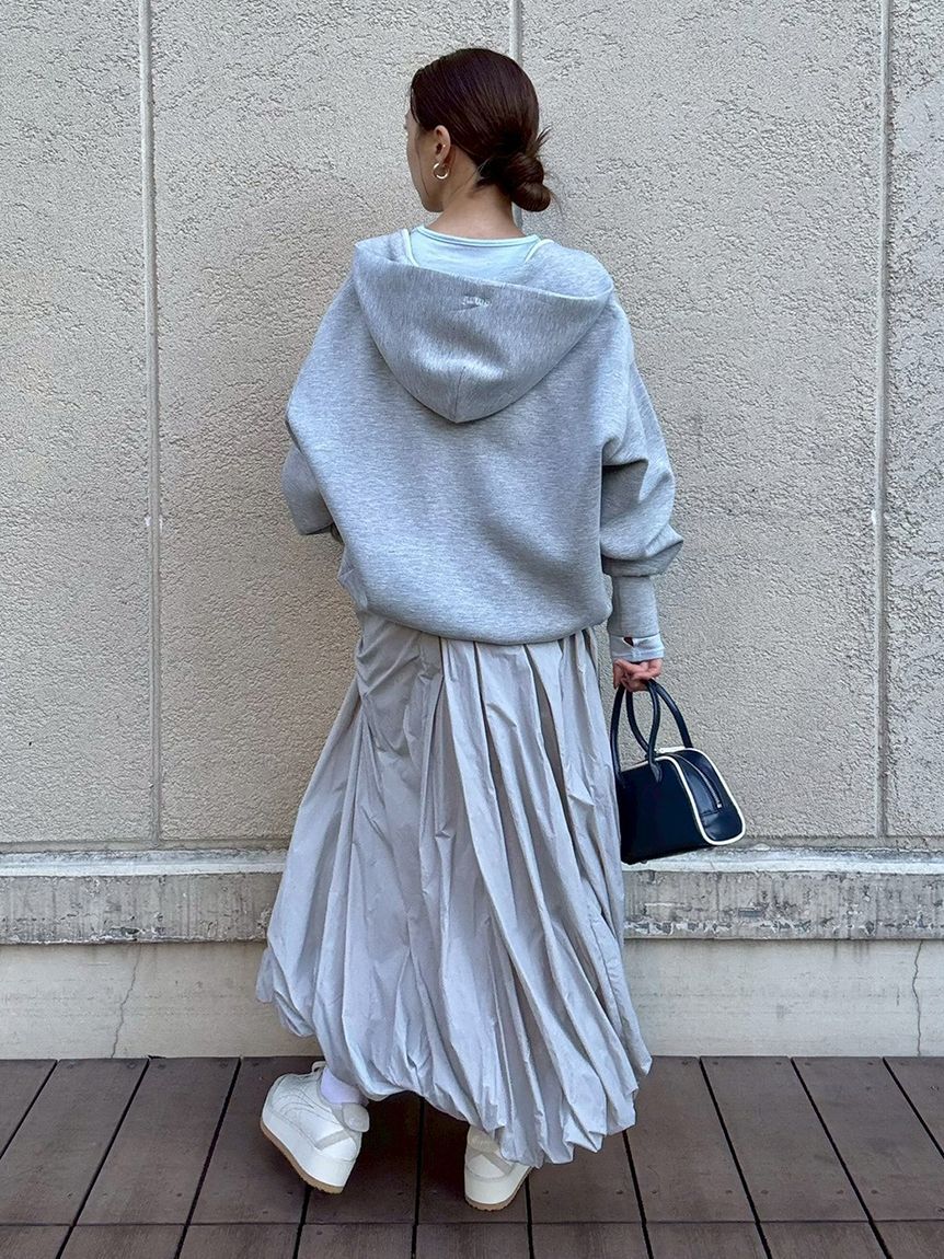 emmi atelier「【NEW YEAR'S SPECIAL ITEM】ダンボールフーディ&times;スカートセット」|ワンピース|