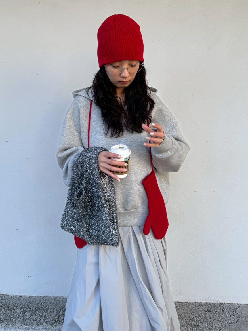 emmi atelier「【NEW YEAR'S SPECIAL ITEM】ダンボールフーディ&times;スカートセット」|ワンピース|