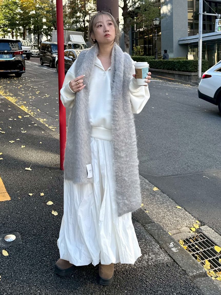 emmi atelier「【NEW YEAR'S SPECIAL ITEM】ダンボールフーディ&times;スカートセット」|ワンピース|