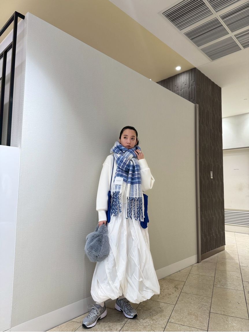 emmi atelier「【NEW YEAR'S SPECIAL ITEM】ダンボールフーディ&times;スカートセット」|ワンピース|