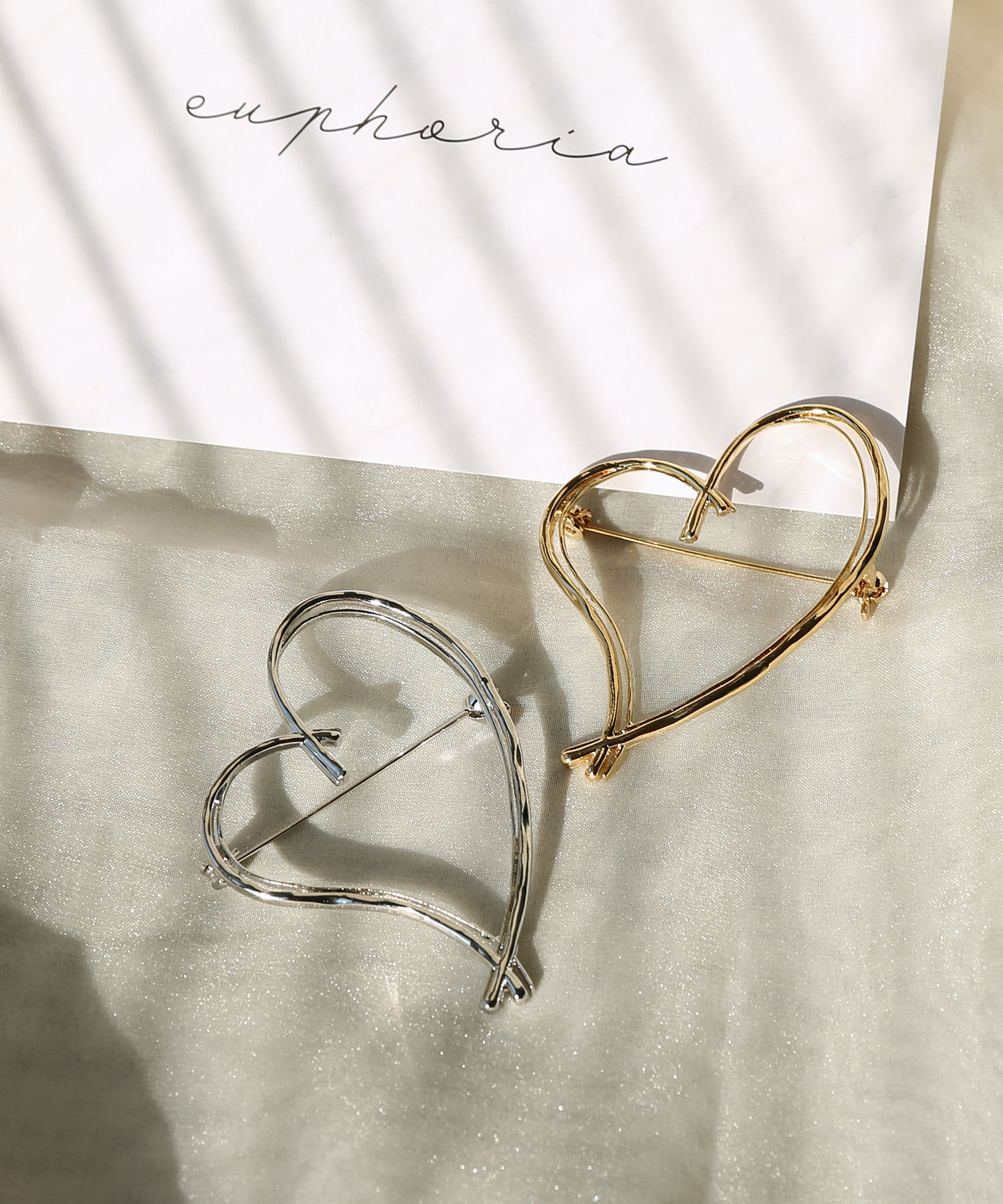 colleca la「手描き風ハートラインブローチ」|ブローチ・コサージュ|