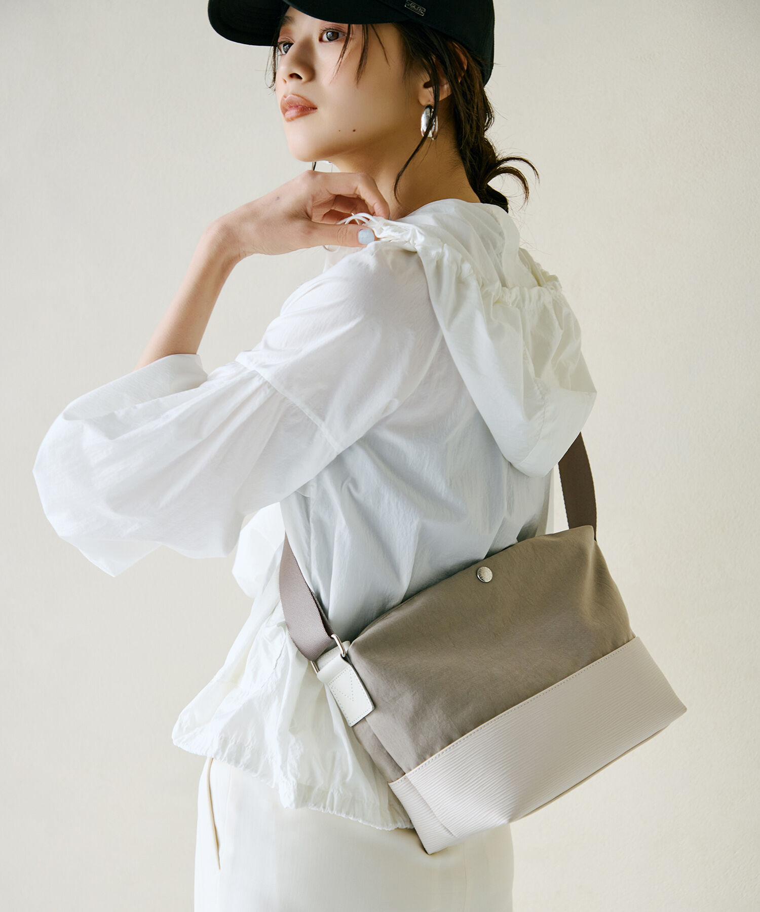 TOPKAPI BREATH「【Breath TOPKAPI】RIPPLE リプル リンクル ナイロン ミニ ショルダーバッグ」|ショルダー・メッセンジャー|グレージュ