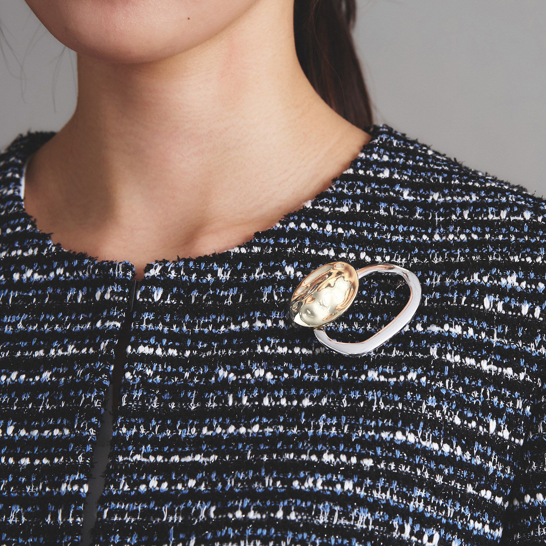 INDIVI「【セレモニー／デイリー】モチーフブローチ」|ブローチ・コサージュ|