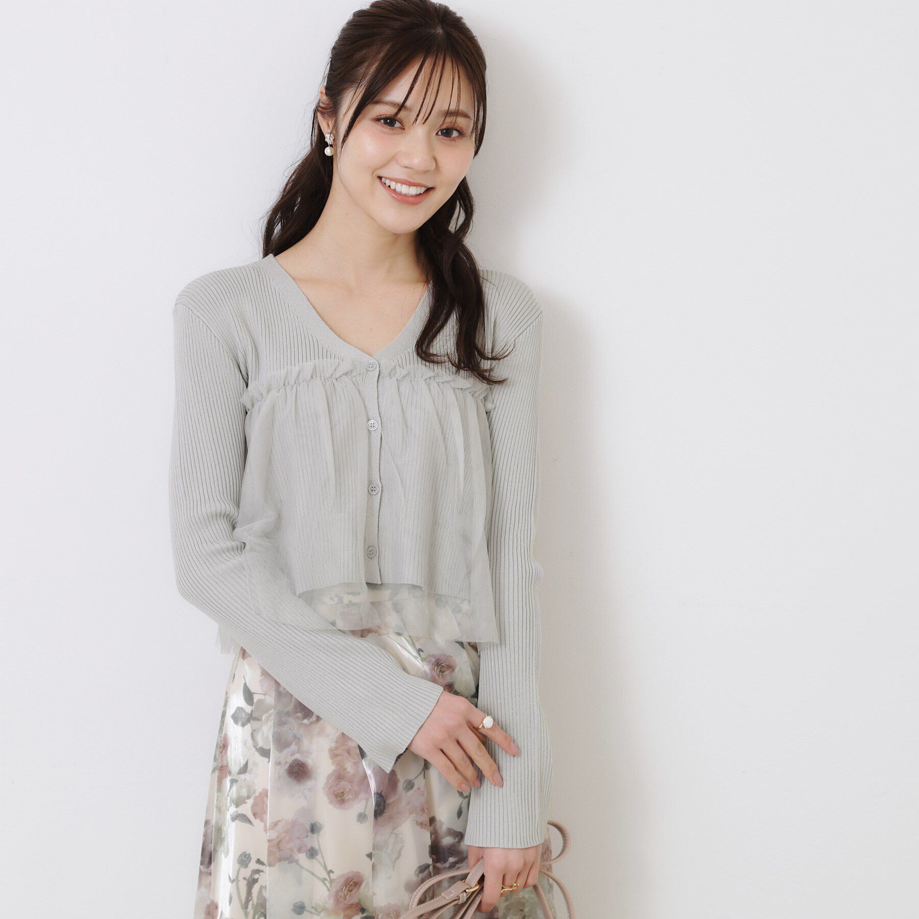 Couture broach「チュールフリル付Vネックカーディガン」|カーディガン|