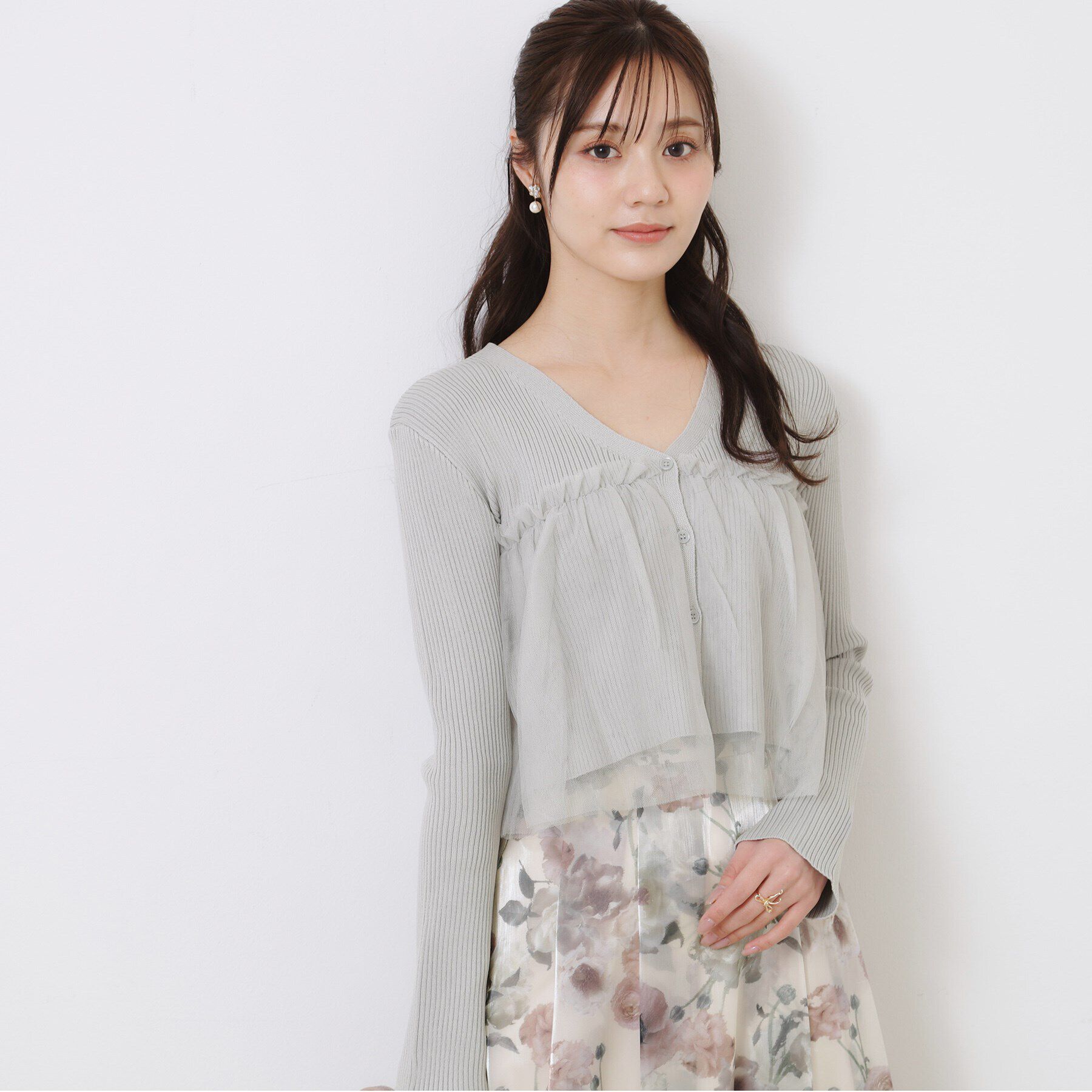 Couture broach「チュールフリル付Vネックカーディガン」|カーディガン|