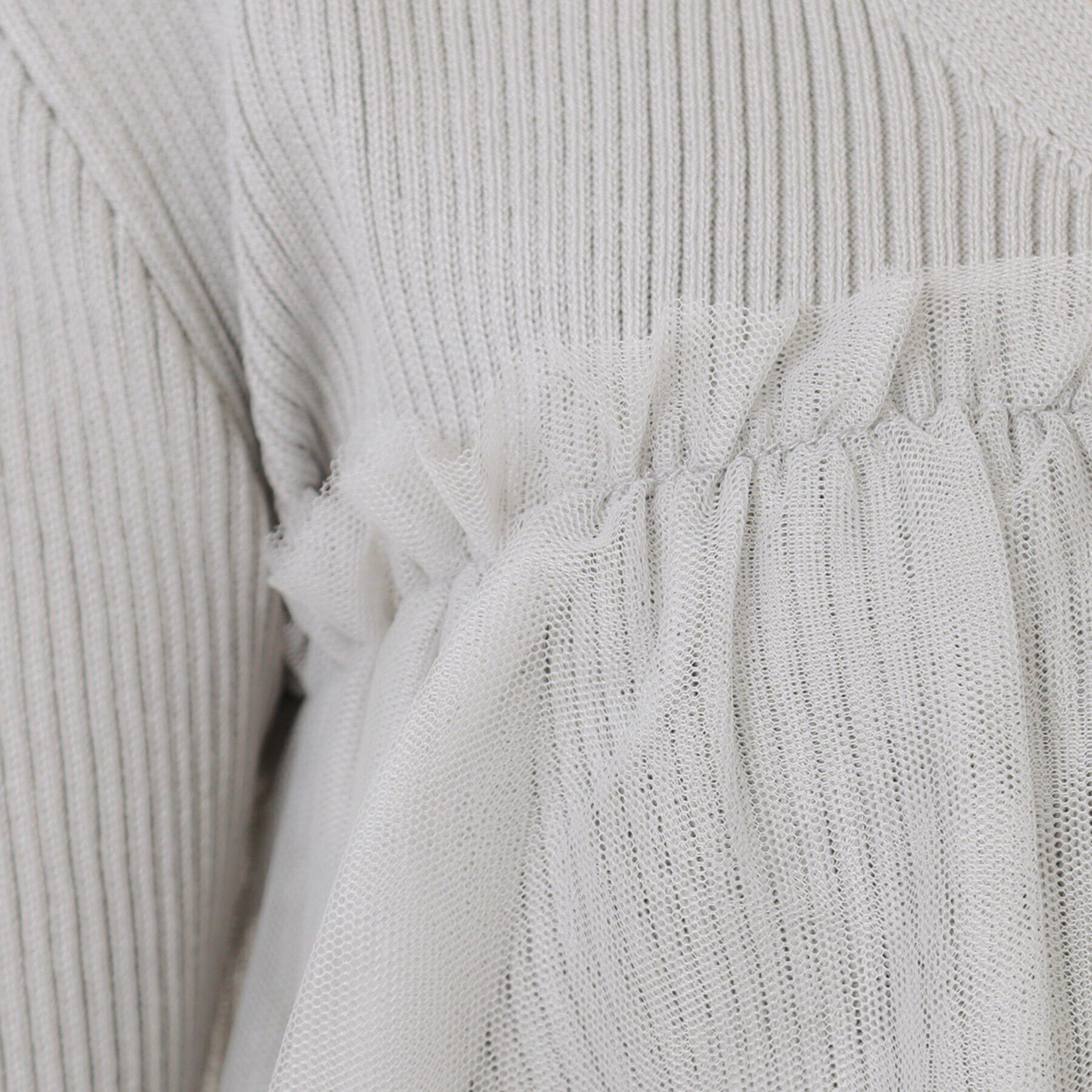 Couture broach「チュールフリル付Vネックカーディガン」|カーディガン|