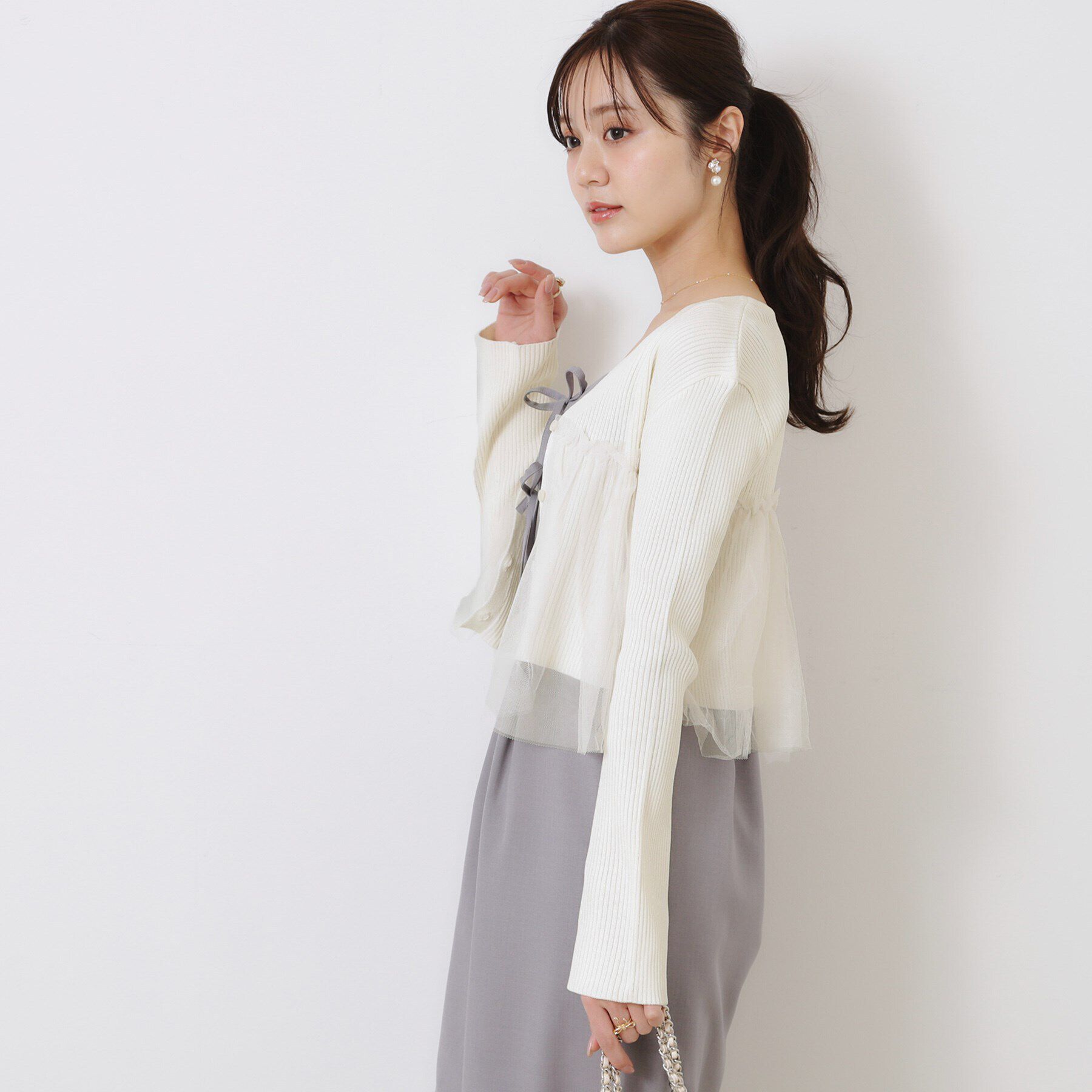 Couture broach「チュールフリル付Vネックカーディガン」|カーディガン|