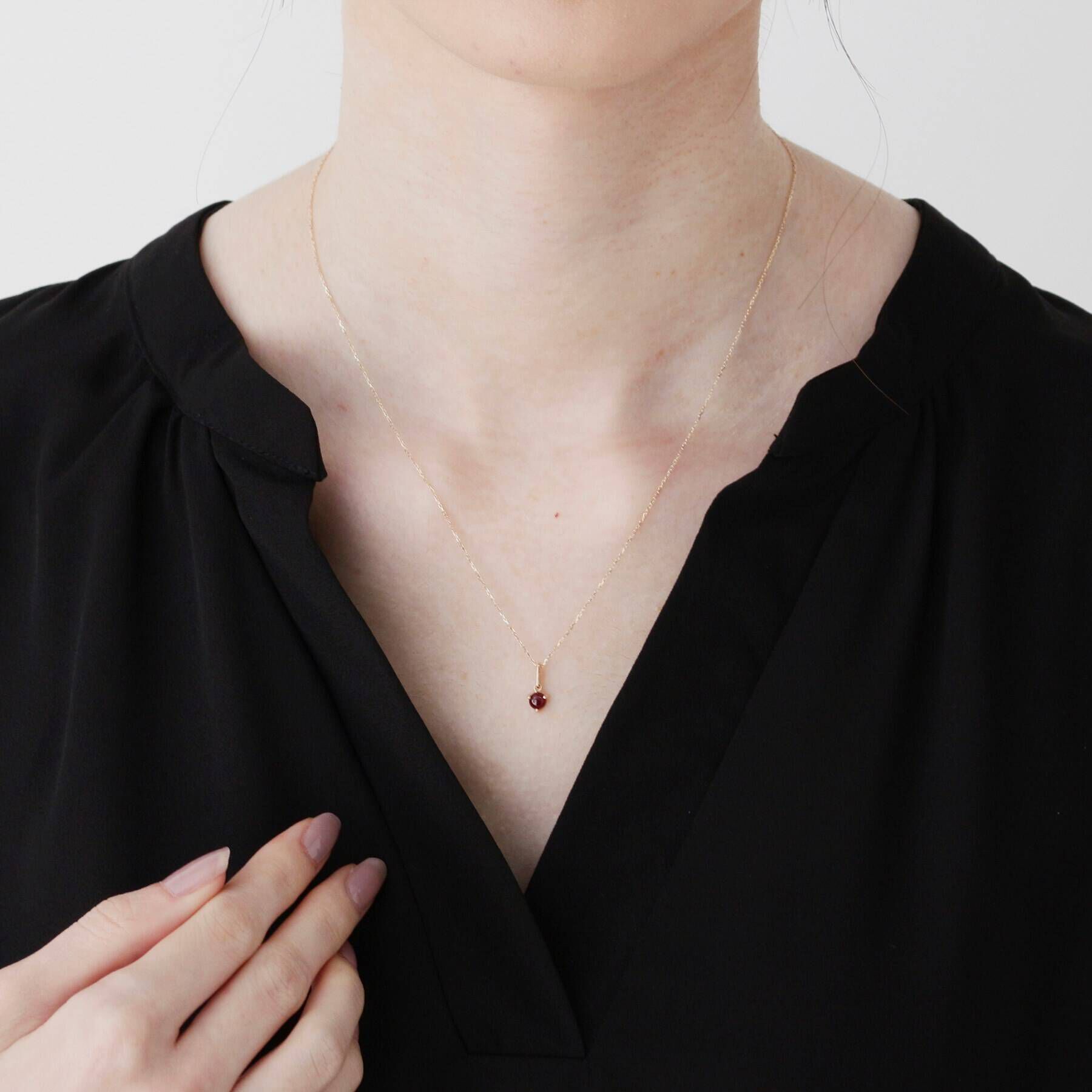 COCOSHNIK「【WEB限定】K10スピリチュアルストーン（ガーネット）ネックレス」|ネックレス|