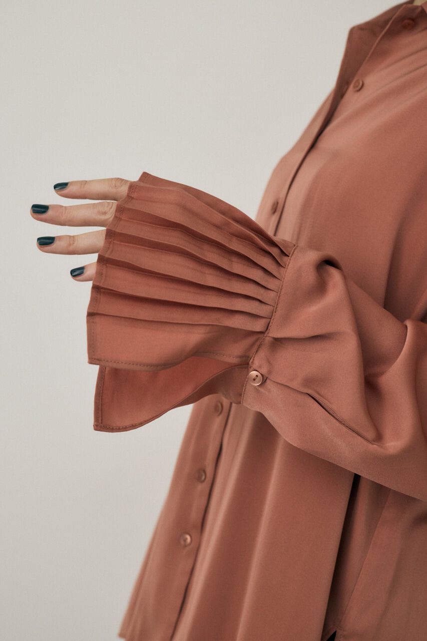 MOUSSY「サテンシャツ　リサイクルポリエステル&times;レーヨン素材」|シャツ・ブラウス|