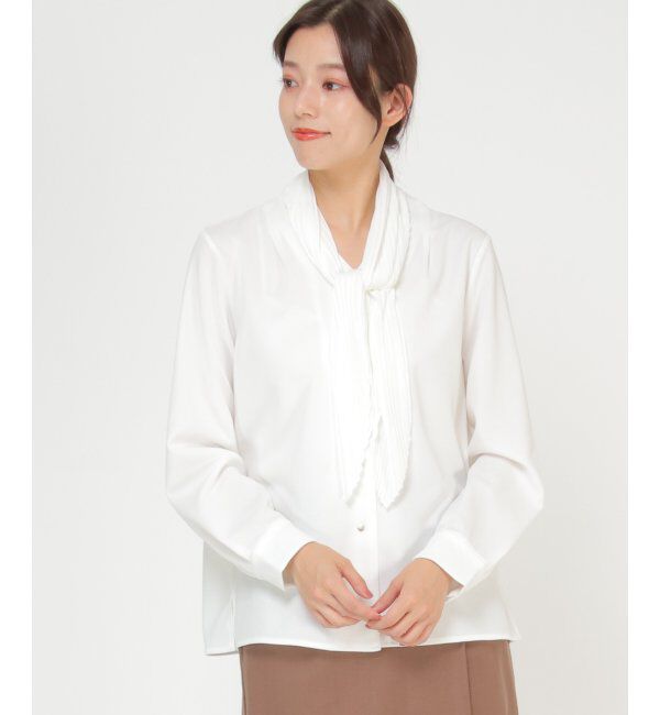 IKKA LOUNGE「プリーツタイ付きブラウス」|シャツ・ブラウス|オフホワイト