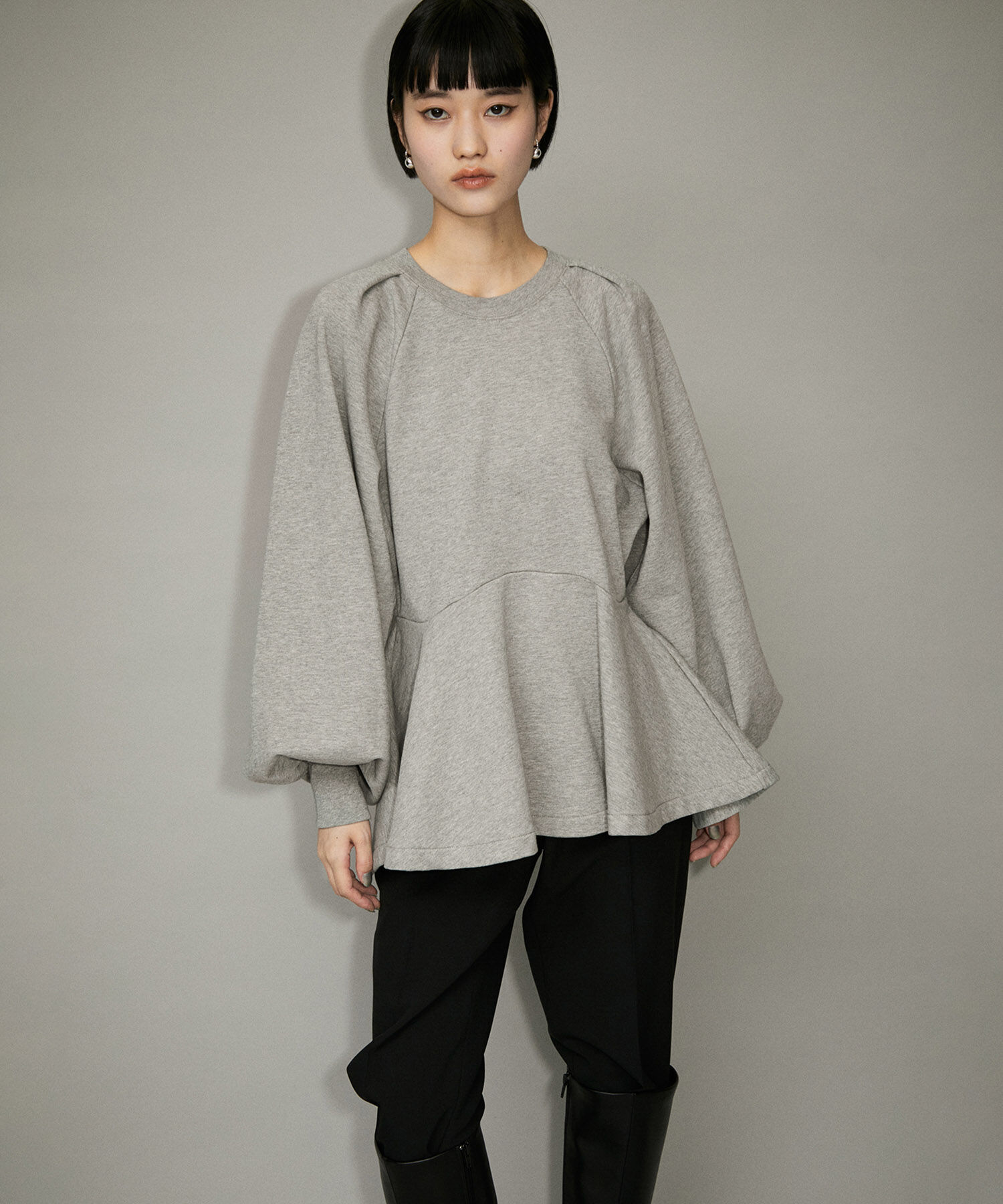 ADAM ET ROPE'「【サステナブル・WEB限定】タックスリーブペプラムスウェット」|Tシャツ・カットソー|グレー(07)