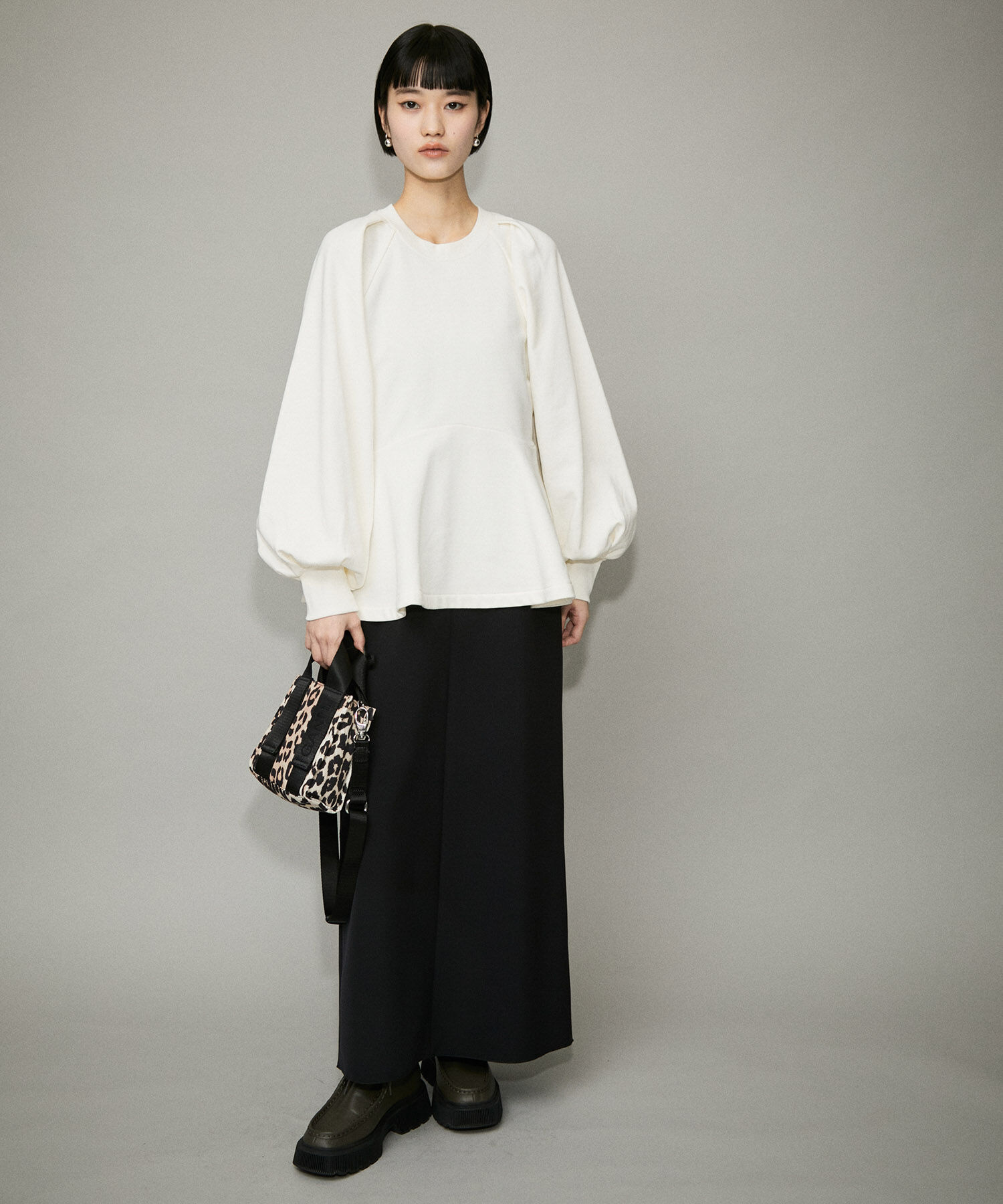 ADAM ET ROPE'「【サステナブル・WEB限定】タックスリーブペプラムスウェット」|Tシャツ・カットソー|