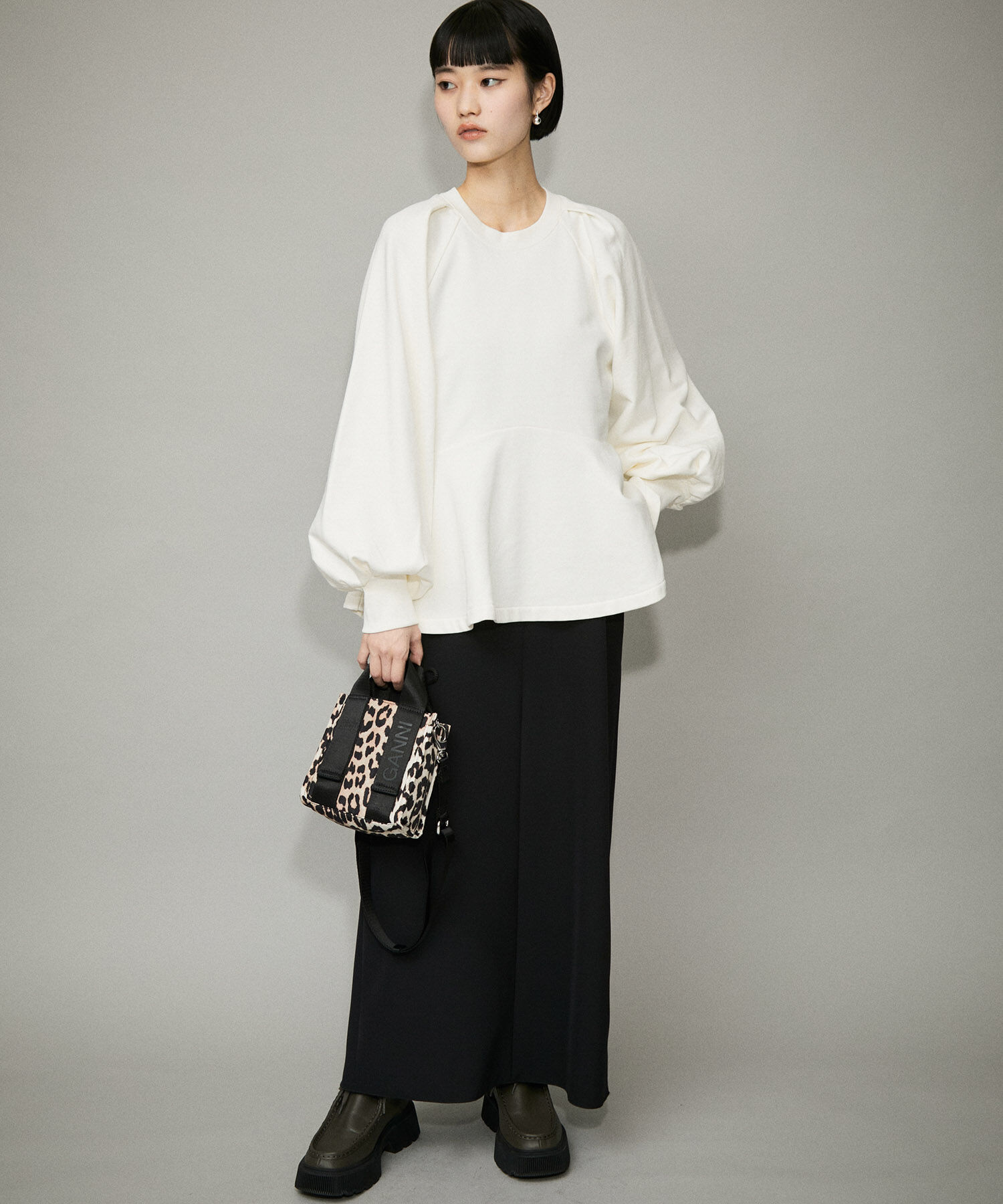 ADAM ET ROPE'「【サステナブル・WEB限定】タックスリーブペプラムスウェット」|Tシャツ・カットソー|