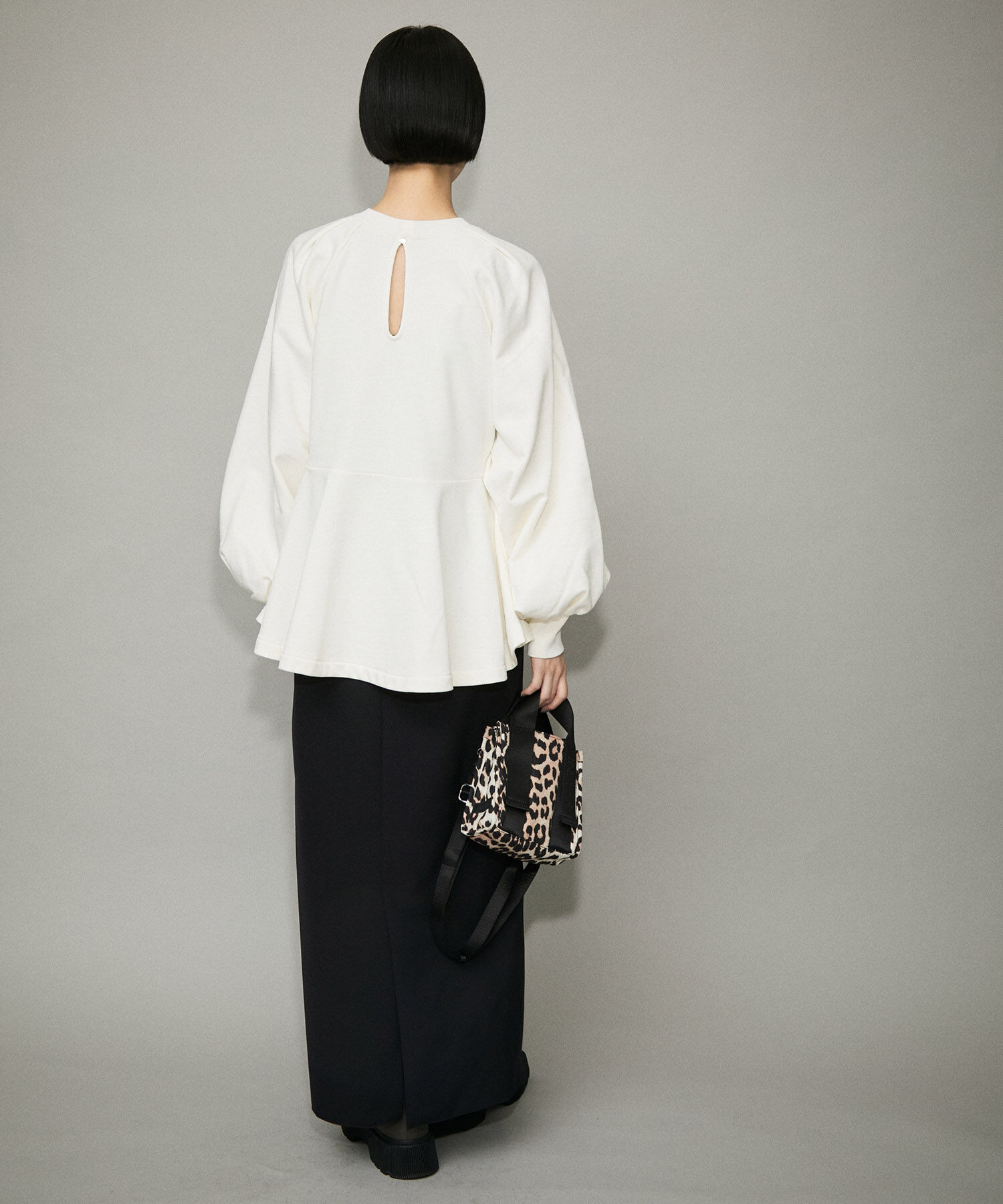 ADAM ET ROPE'「【サステナブル・WEB限定】タックスリーブペプラムスウェット」|Tシャツ・カットソー|