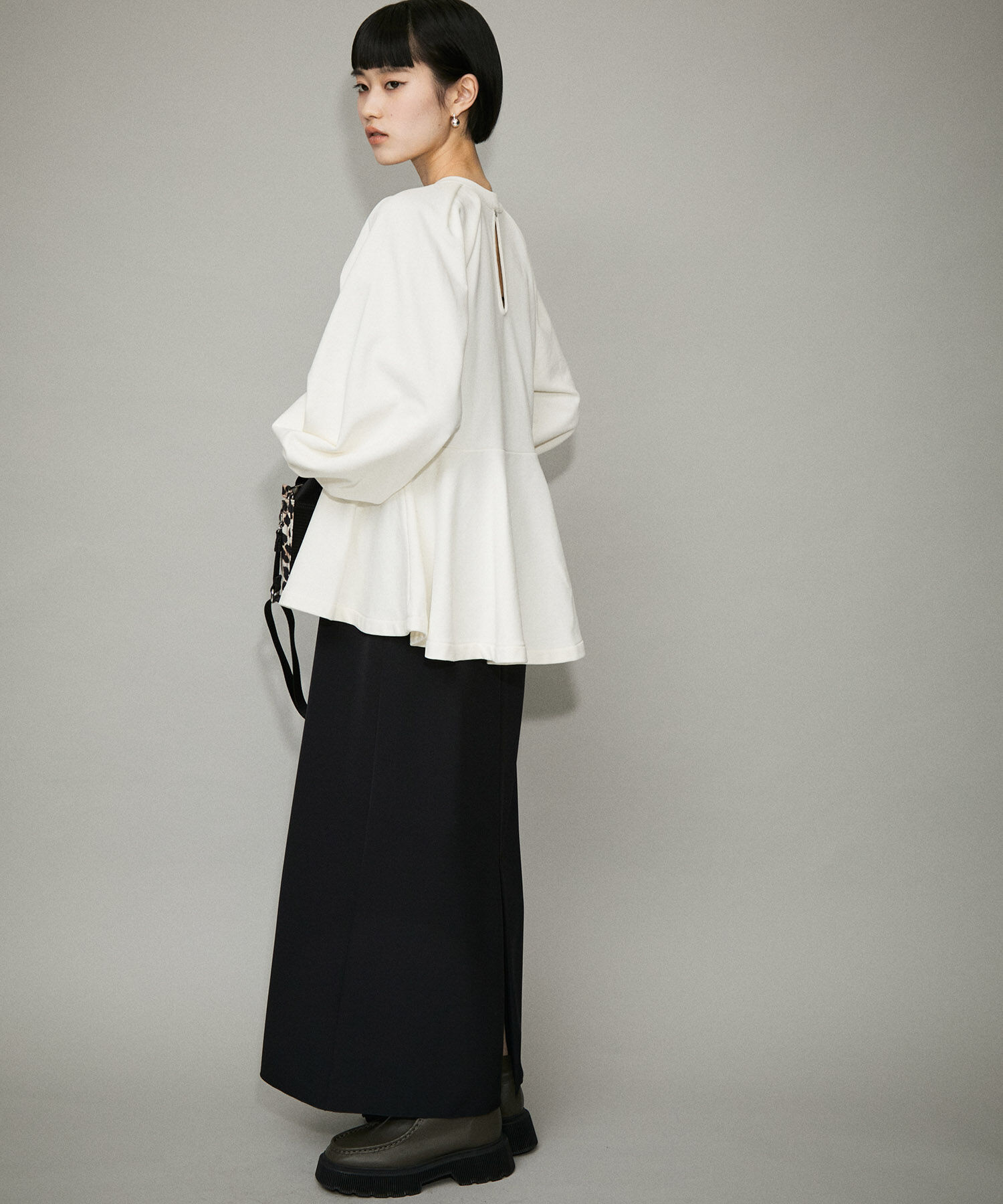 ADAM ET ROPE'「【サステナブル・WEB限定】タックスリーブペプラムスウェット」|Tシャツ・カットソー|