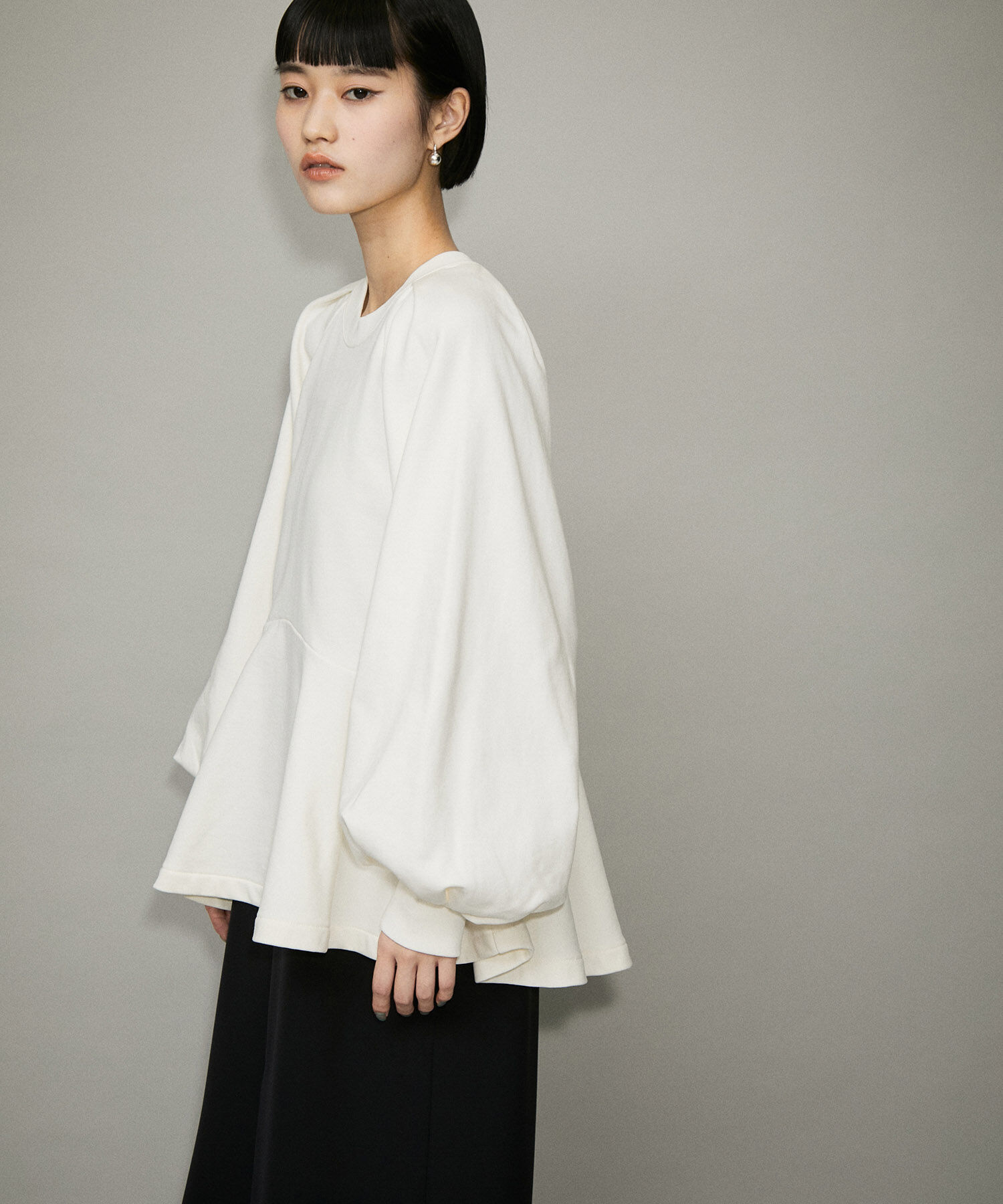 ADAM ET ROPE'「【サステナブル・WEB限定】タックスリーブペプラムスウェット」|Tシャツ・カットソー|