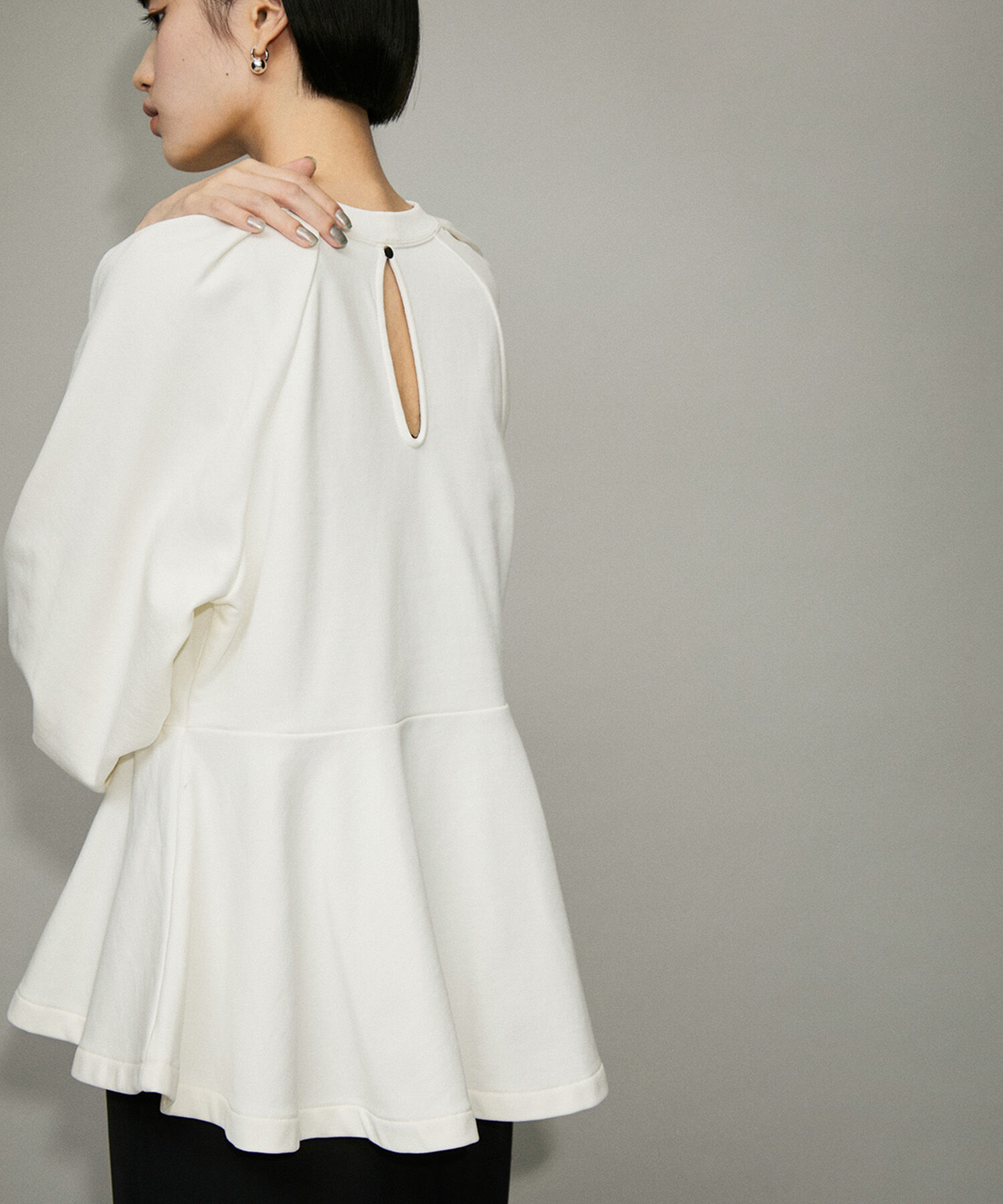 ADAM ET ROPE'「【サステナブル・WEB限定】タックスリーブペプラムスウェット」|Tシャツ・カットソー|ホワイト(10)