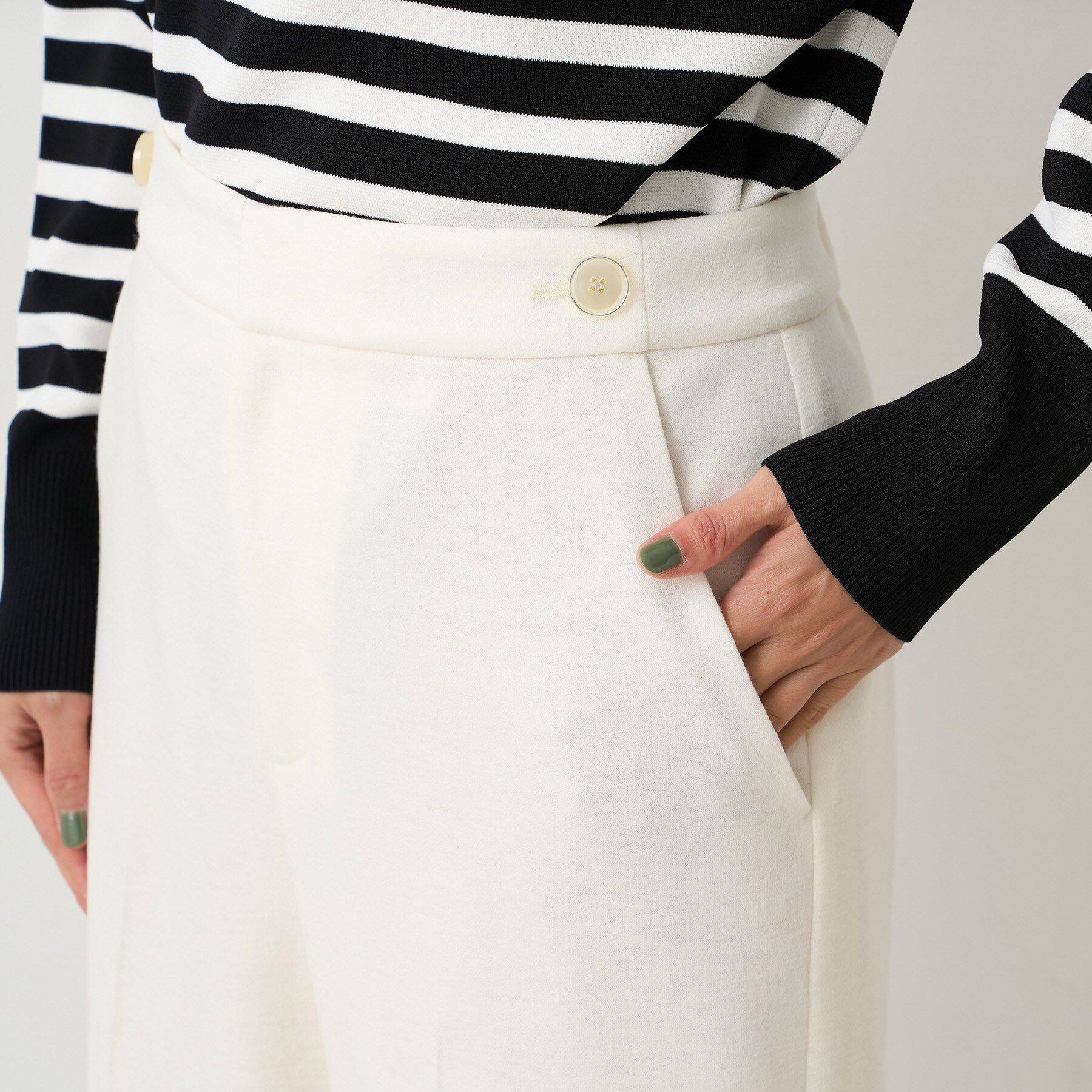 UNTITLED「【後ろウエストゴム】ミルドスムースクロップドワイドパンツ」|その他|