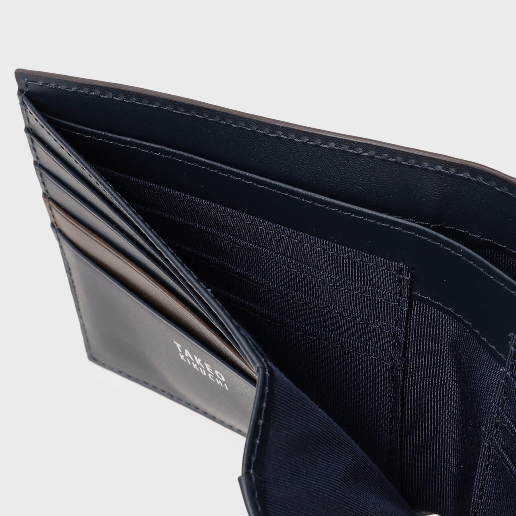 TAKEO KIKUCHI「【NEW レザーリップルシリーズ】バイフォールド　ウォレット」|財布|