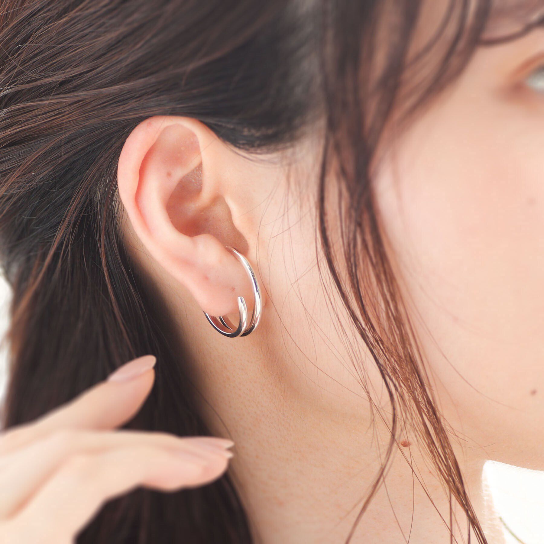 COCOSHNIK「シルバー ダブルフープ月甲 イヤーカフ」|イヤリング|