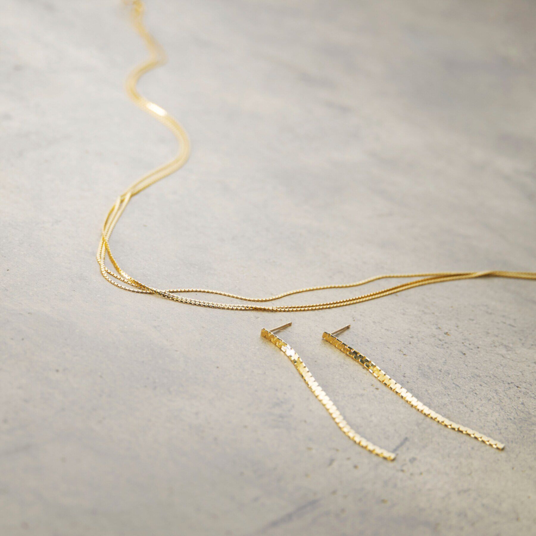 COCOSHNIK「K10ベネチアンフラット3連 ネックレス」|ネックレス|