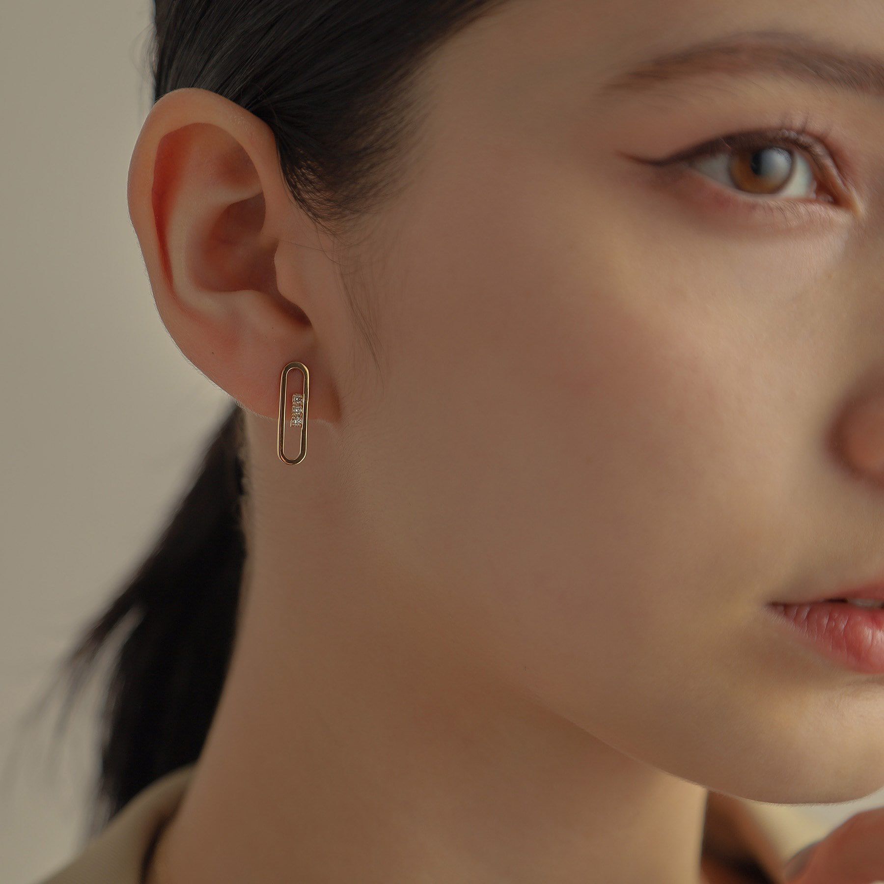 COCOSHNIK「K10ダイヤモンド トラックフレーム スタッドピアス」|ピアス|