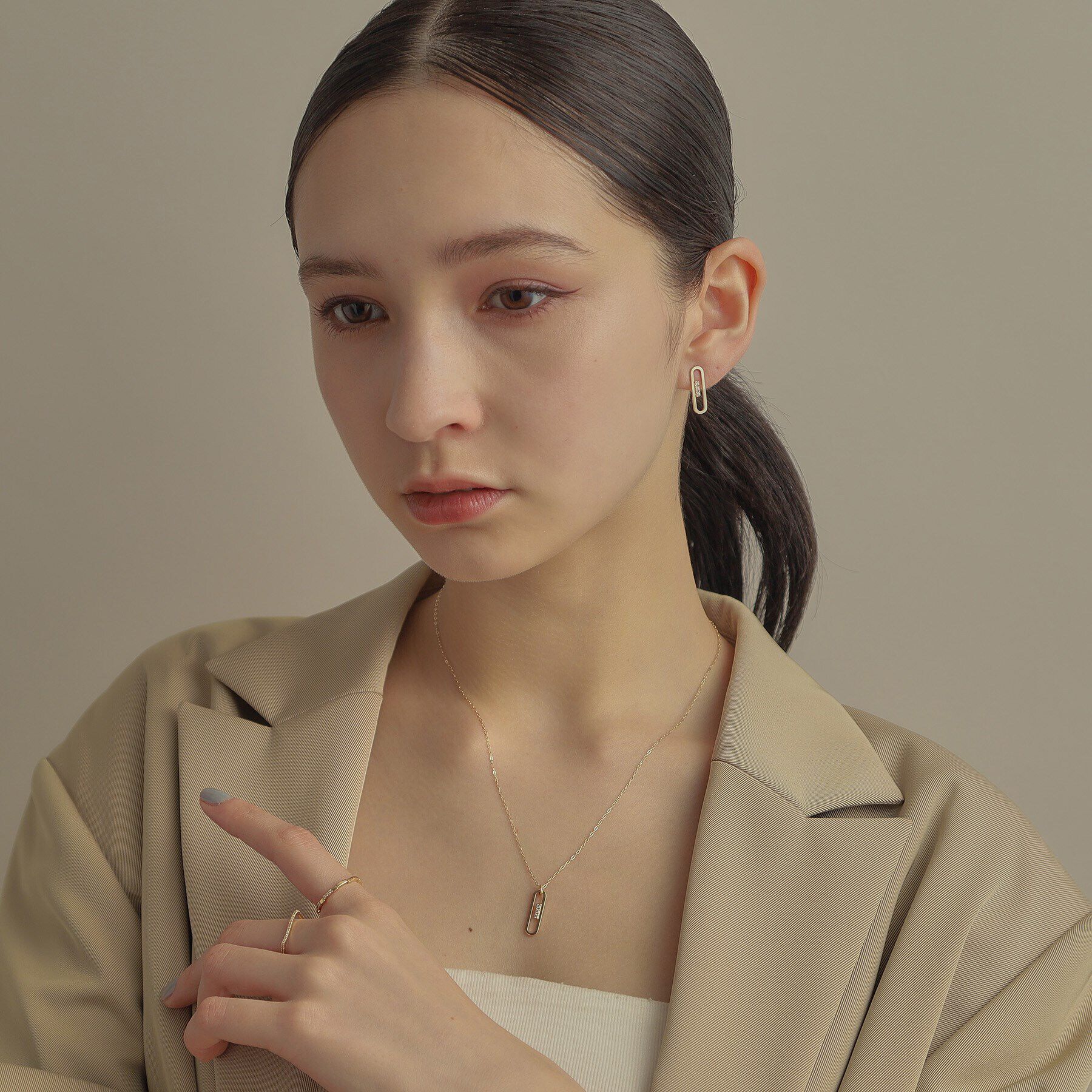 COCOSHNIK「K10ダイヤモンド トラックフレーム スタッドピアス」|ピアス|