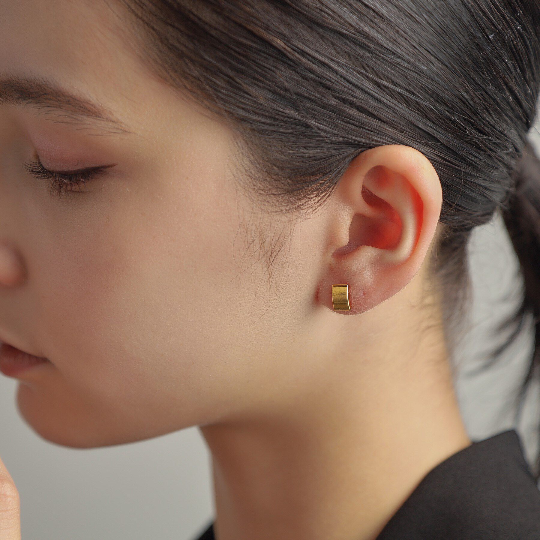 COCOSHNIK ONKITSCH「シルバー シールドシェイプ スタッドピアス GP」|ピアス|