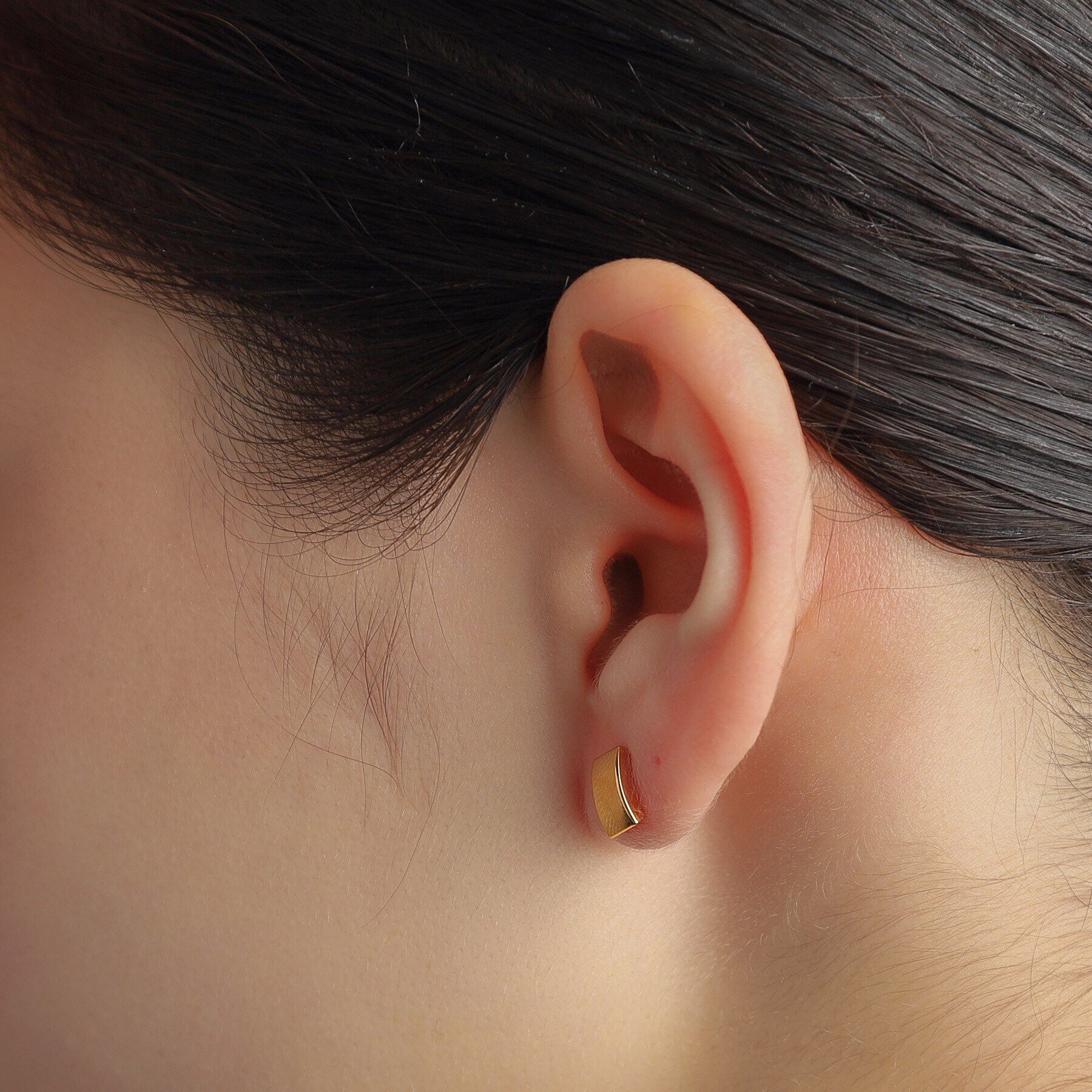 COCOSHNIK ONKITSCH「シルバー シールドシェイプ スタッドピアス GP」|ピアス|