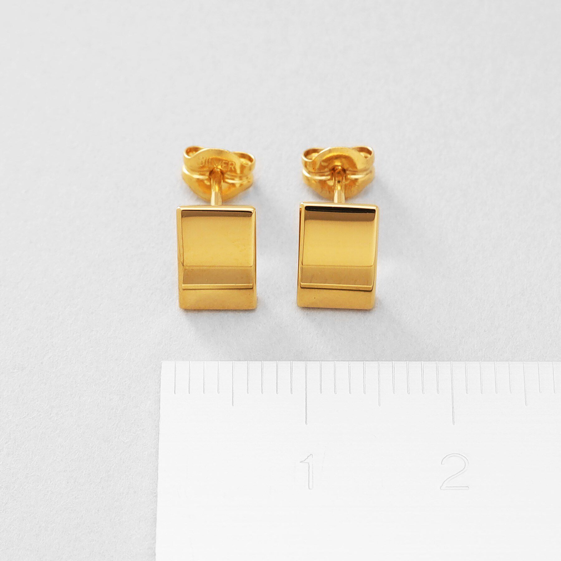 COCOSHNIK ONKITSCH「シルバー シールドシェイプ スタッドピアス GP」|ピアス|