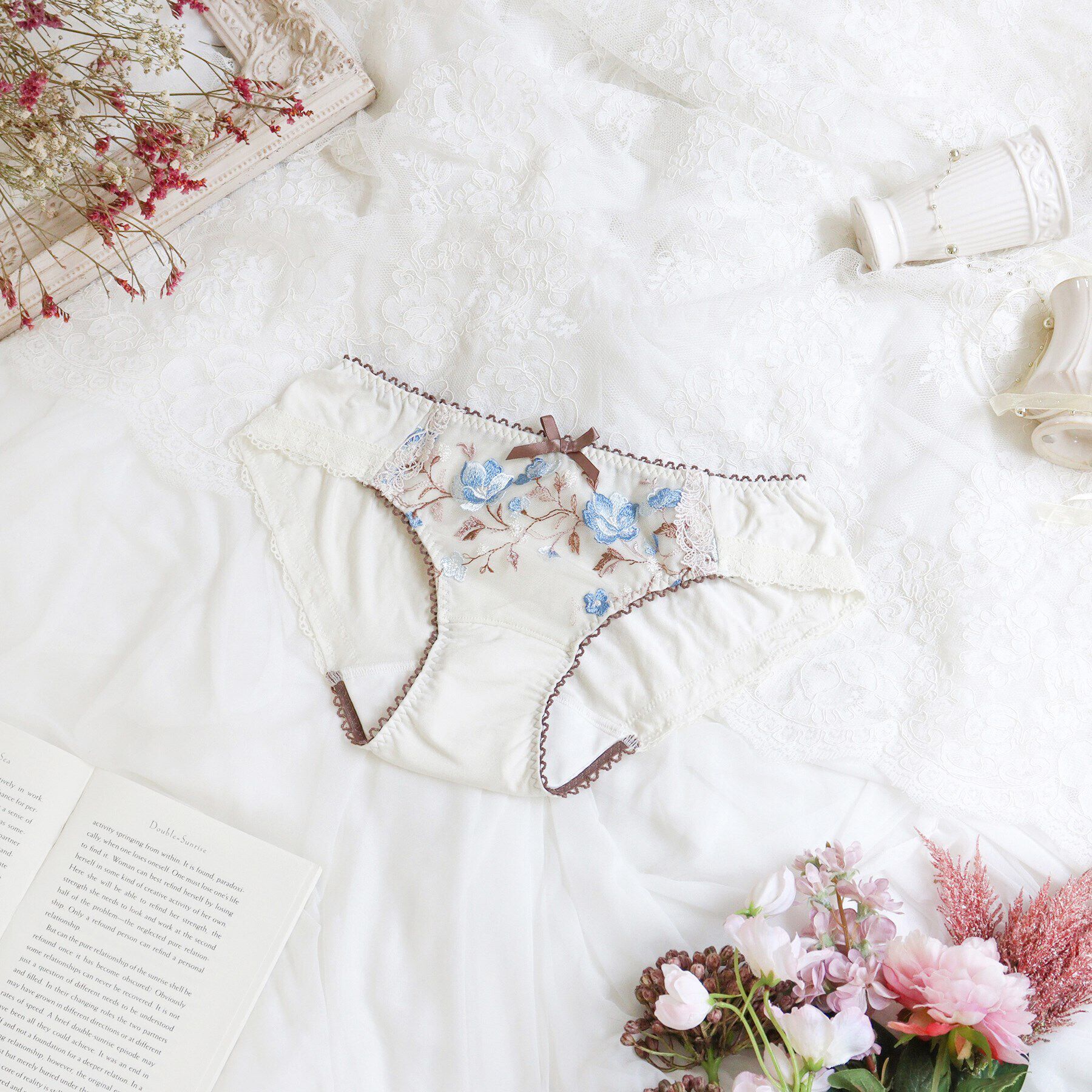 Risa Magli「ミステル サニタリーショーツ」|インナー|クリーム(050)