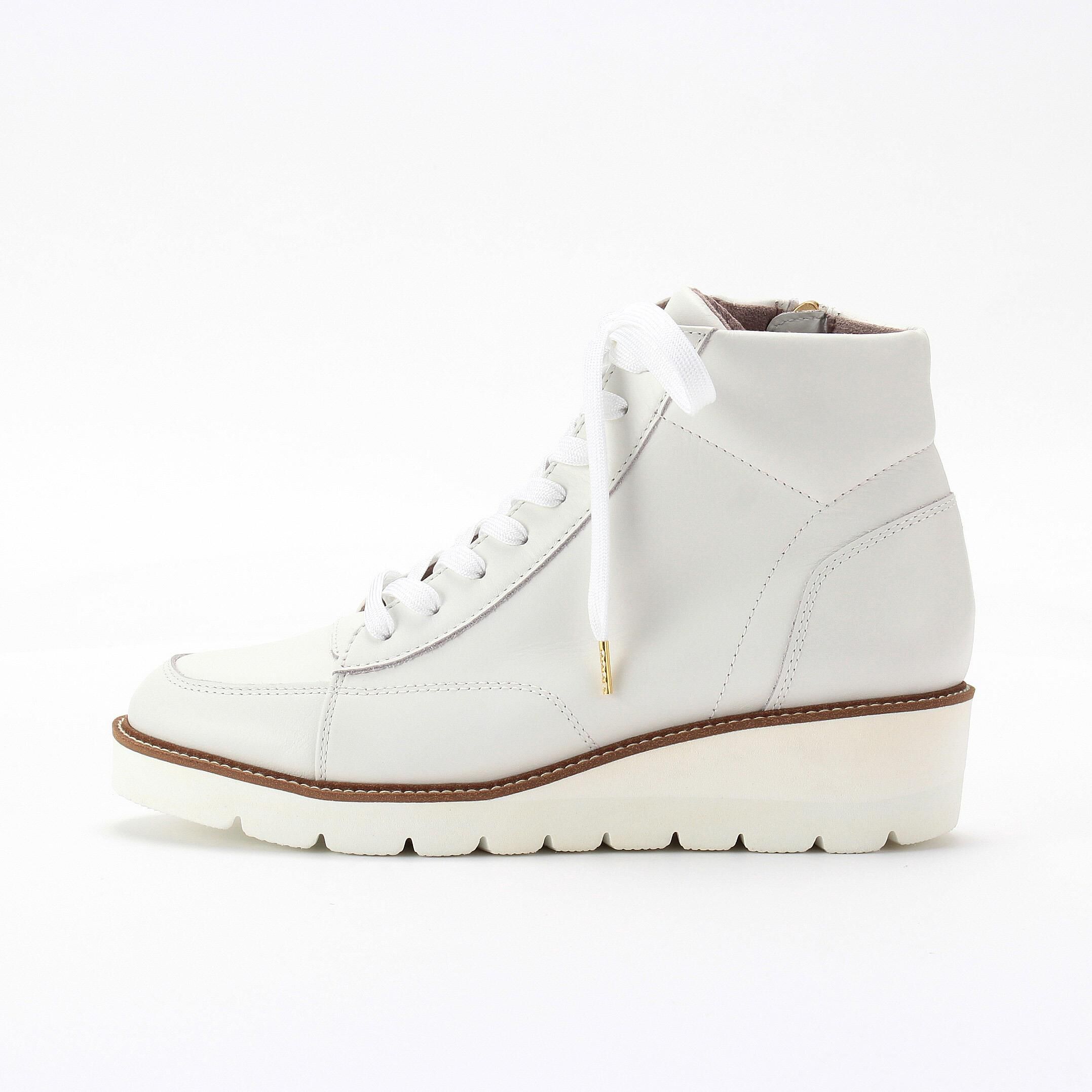 銀座かねまつ「RMWE2601STEWHT 【本革】【防水】【Eウィズ】アクアベルハイカットスニーカー」|スニーカー|