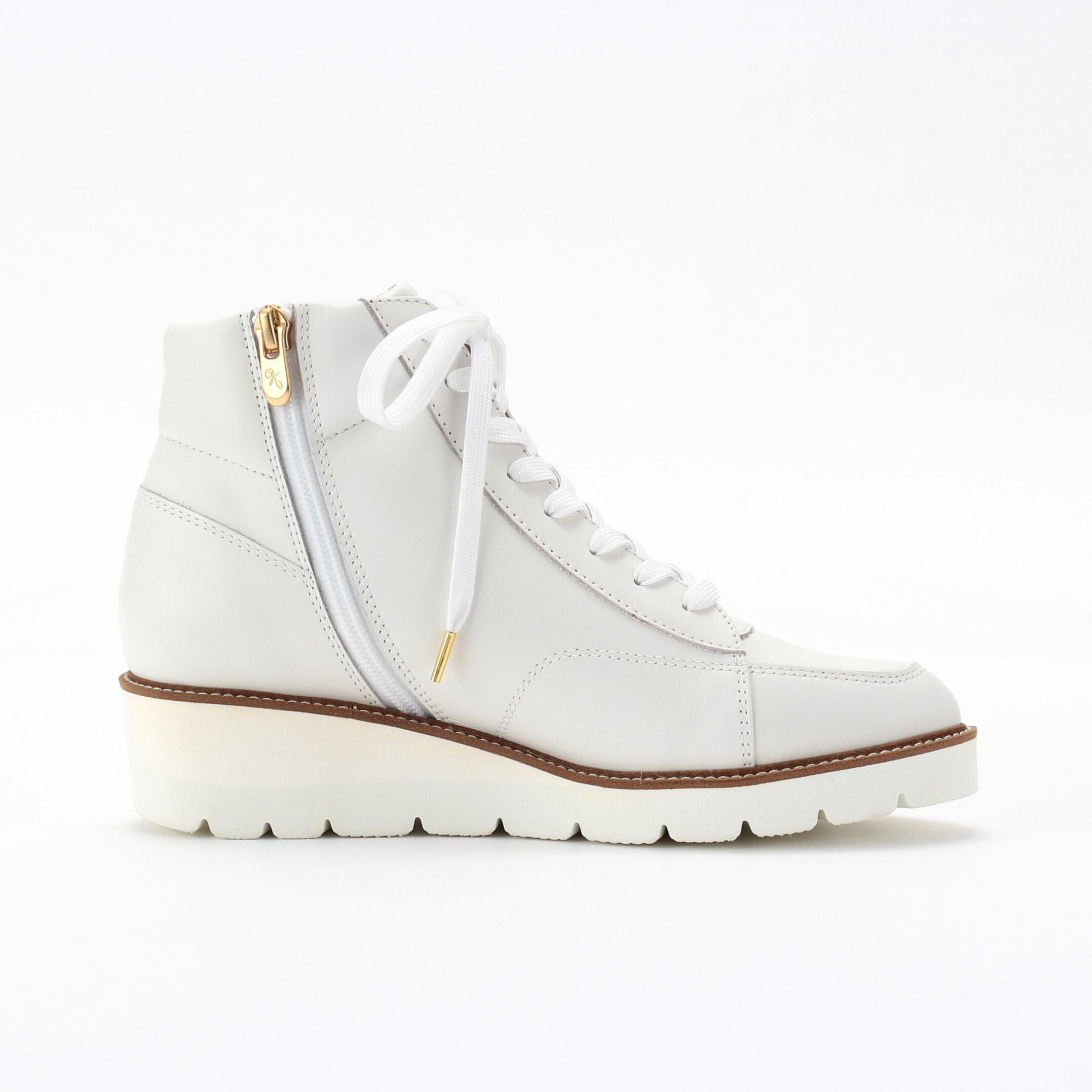 銀座かねまつ「RMWE2601STEWHT 【本革】【防水】【Eウィズ】アクアベルハイカットスニーカー」|スニーカー|