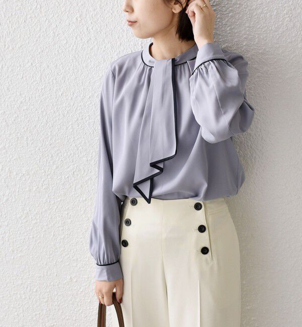 SHIPS Colors 「《予約》SHIPS Colors:〈手洗い可能〉バイカラー トリム ボウタイ ブラウス◆」|シャツ・ブラウス|ライトブルー